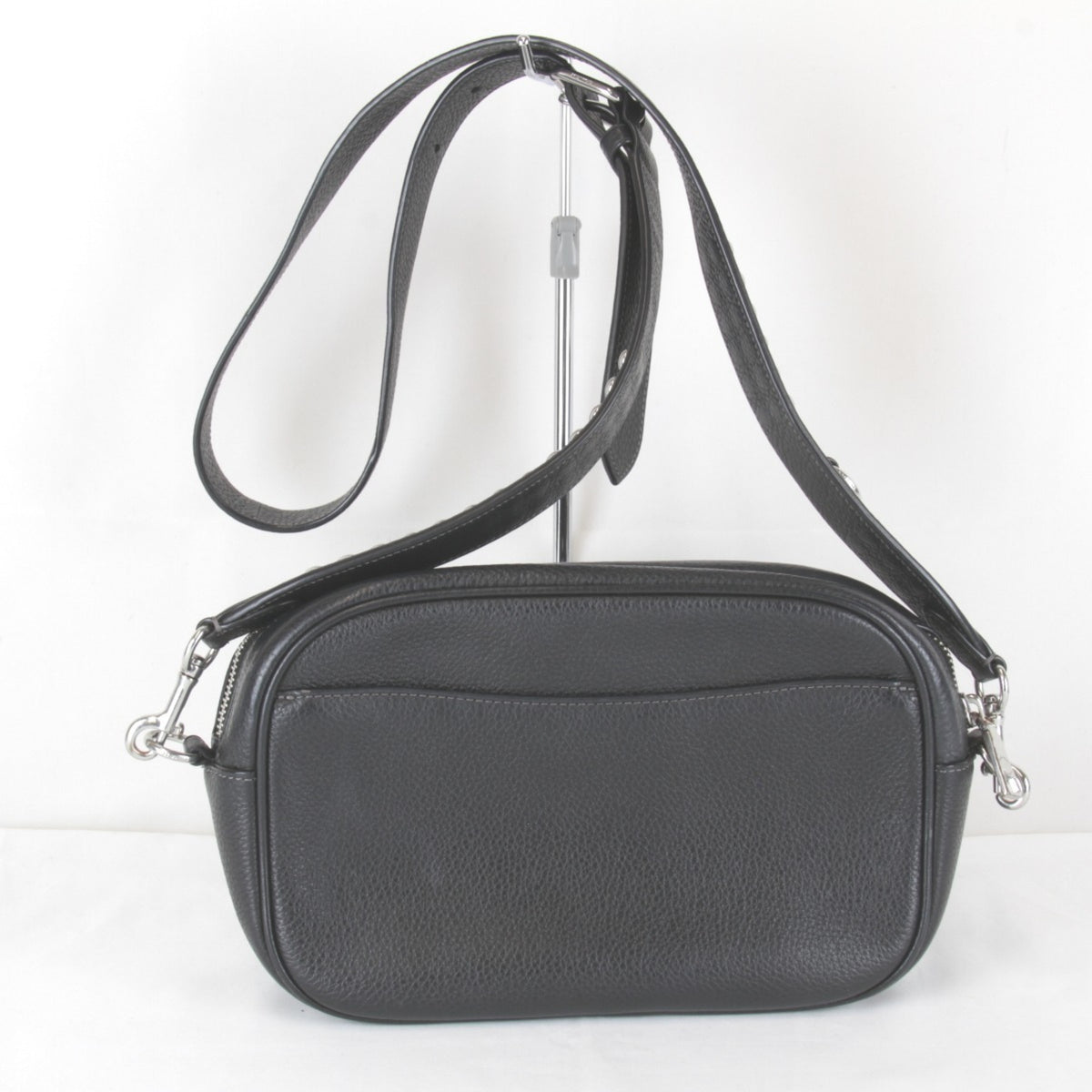 Coach Black Leather Metal Shoulder Bag (Pre-Owned)