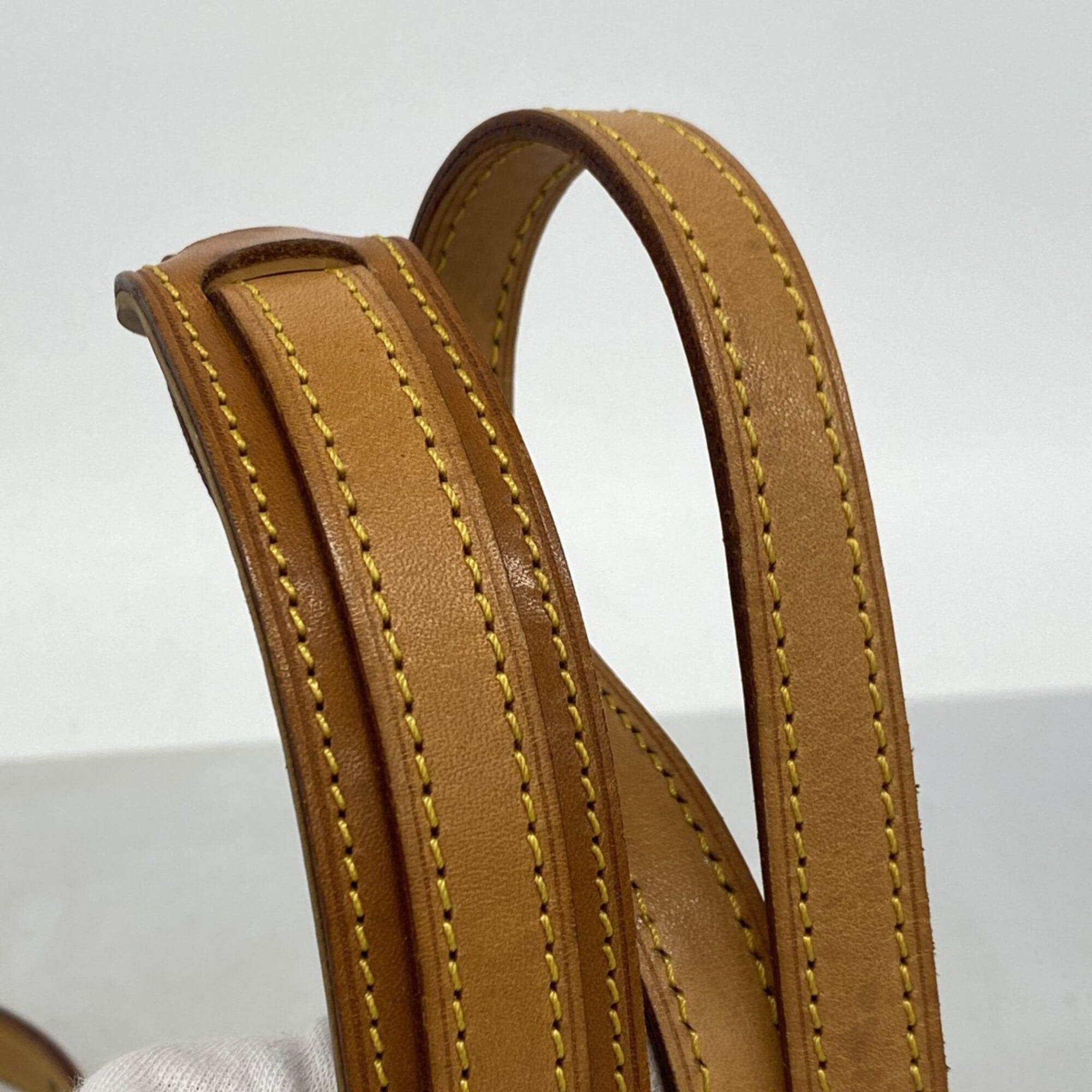 Louis Vuitton Brown Shoulder Bag (Pre-Owned)