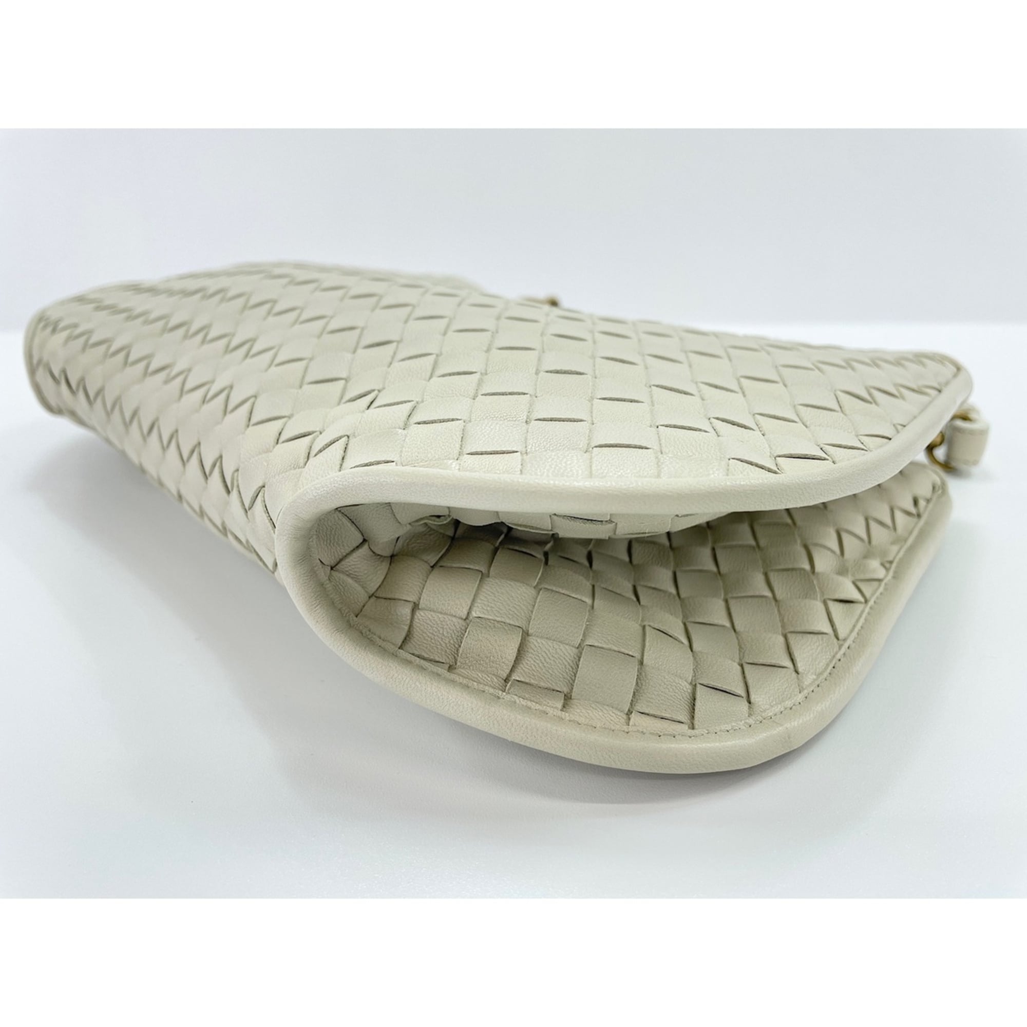 Bottega Veneta White Handbag (Pre-Owned)