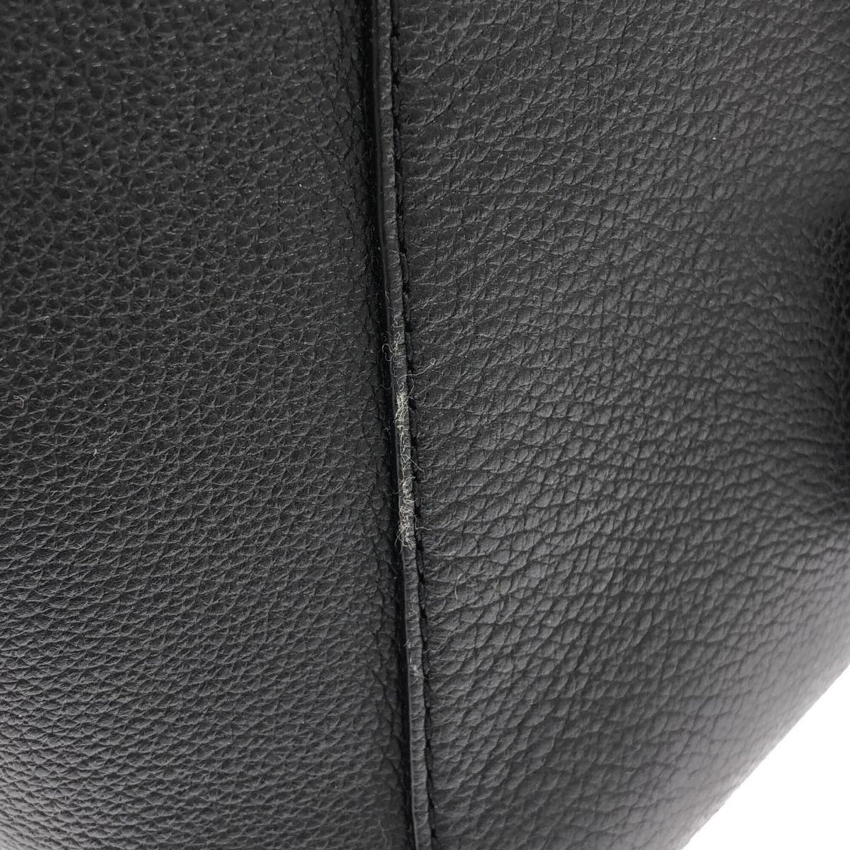 Louis Vuitton Black Leather Handbag (Pre-Owned)