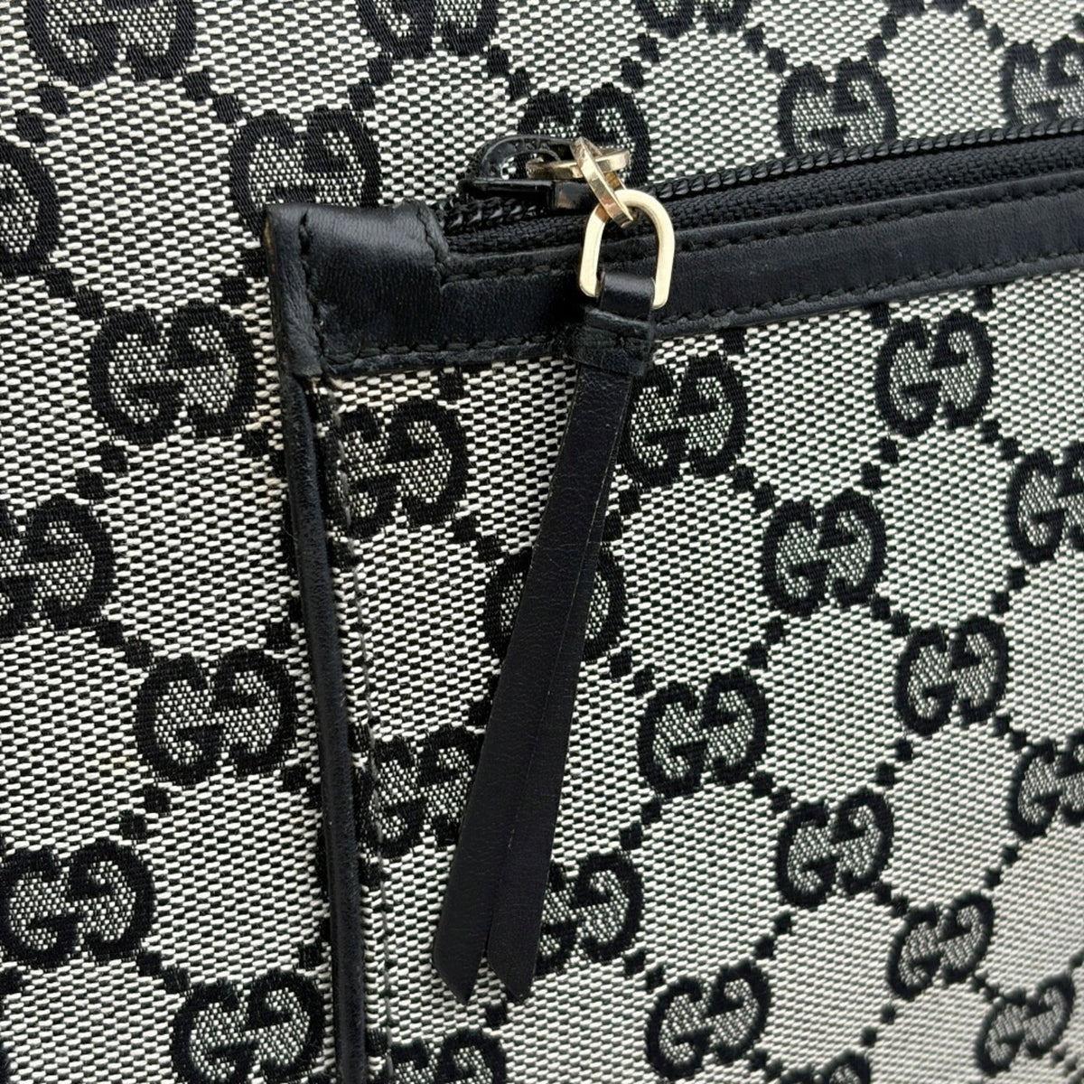 Gucci Black Gg Canvas Leather Shoulder Bag (Pre-Owned)