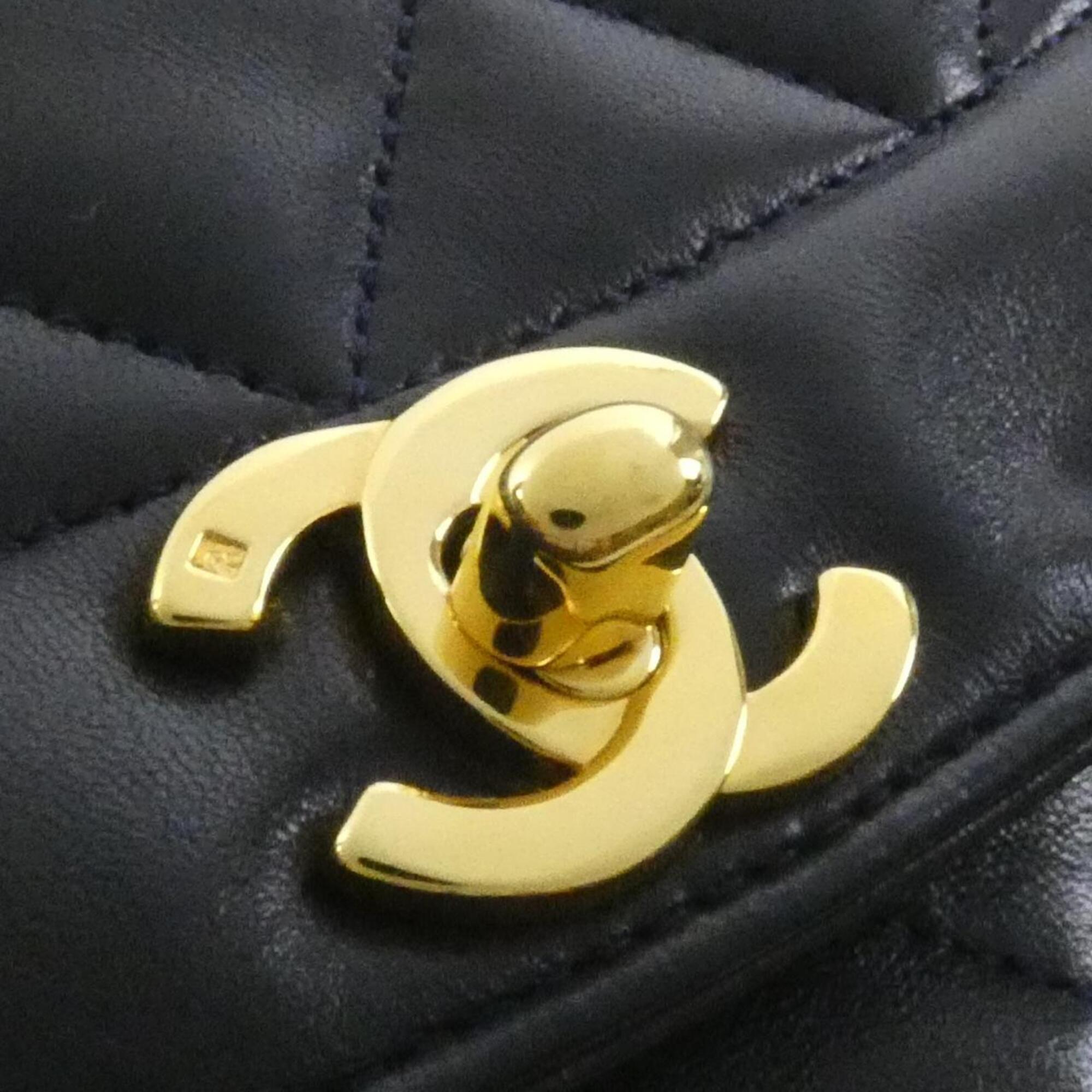 Chanel Navy Leather Shoulder Bag (Pre-Owned)
