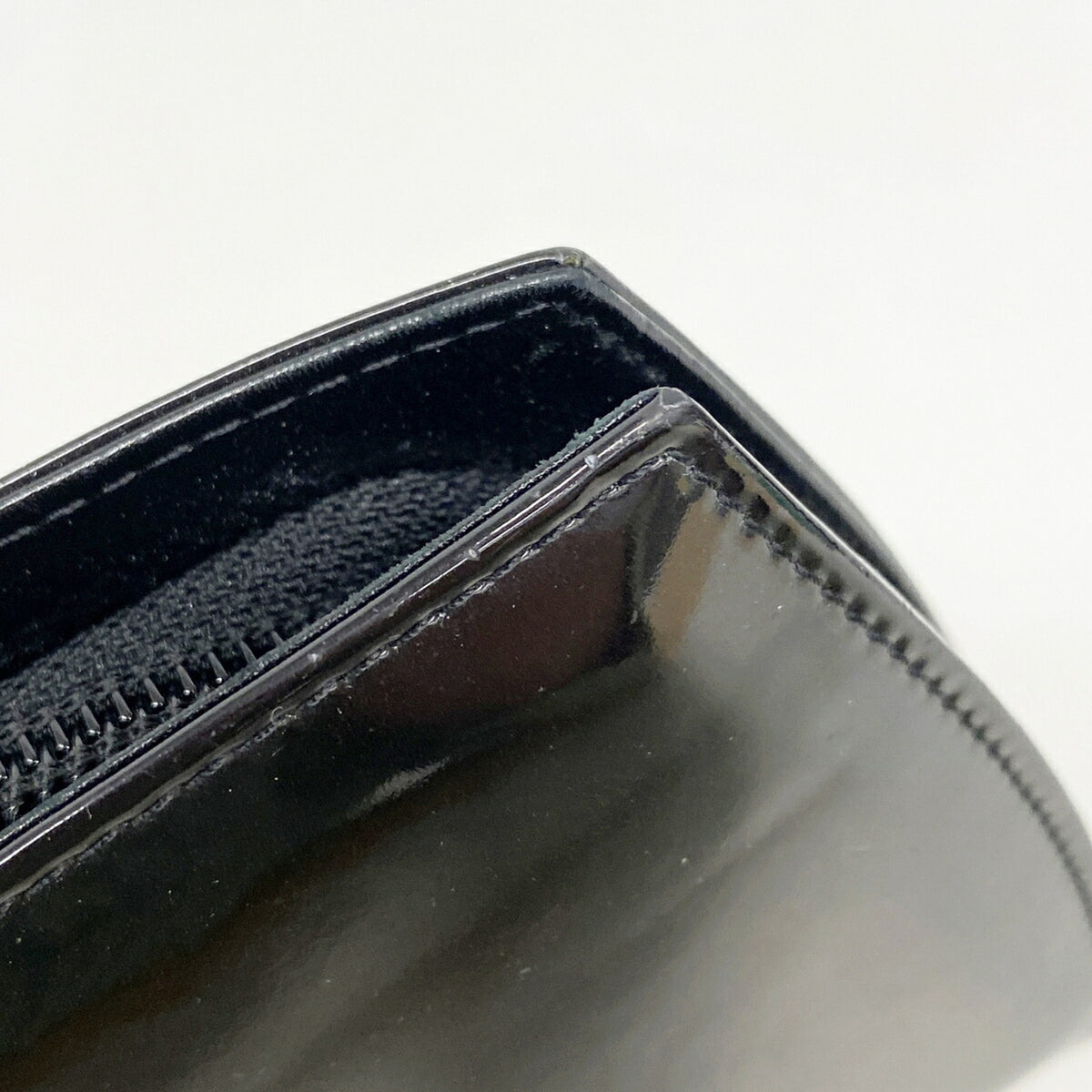 Chanel Black Patent Leather Long Wallet (Bi-Fold) (Pre-Owned)