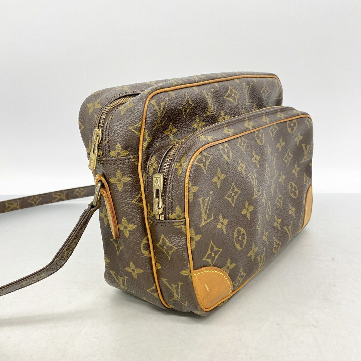 Louis Vuitton Brown Shoulder Bag (Pre-Owned)