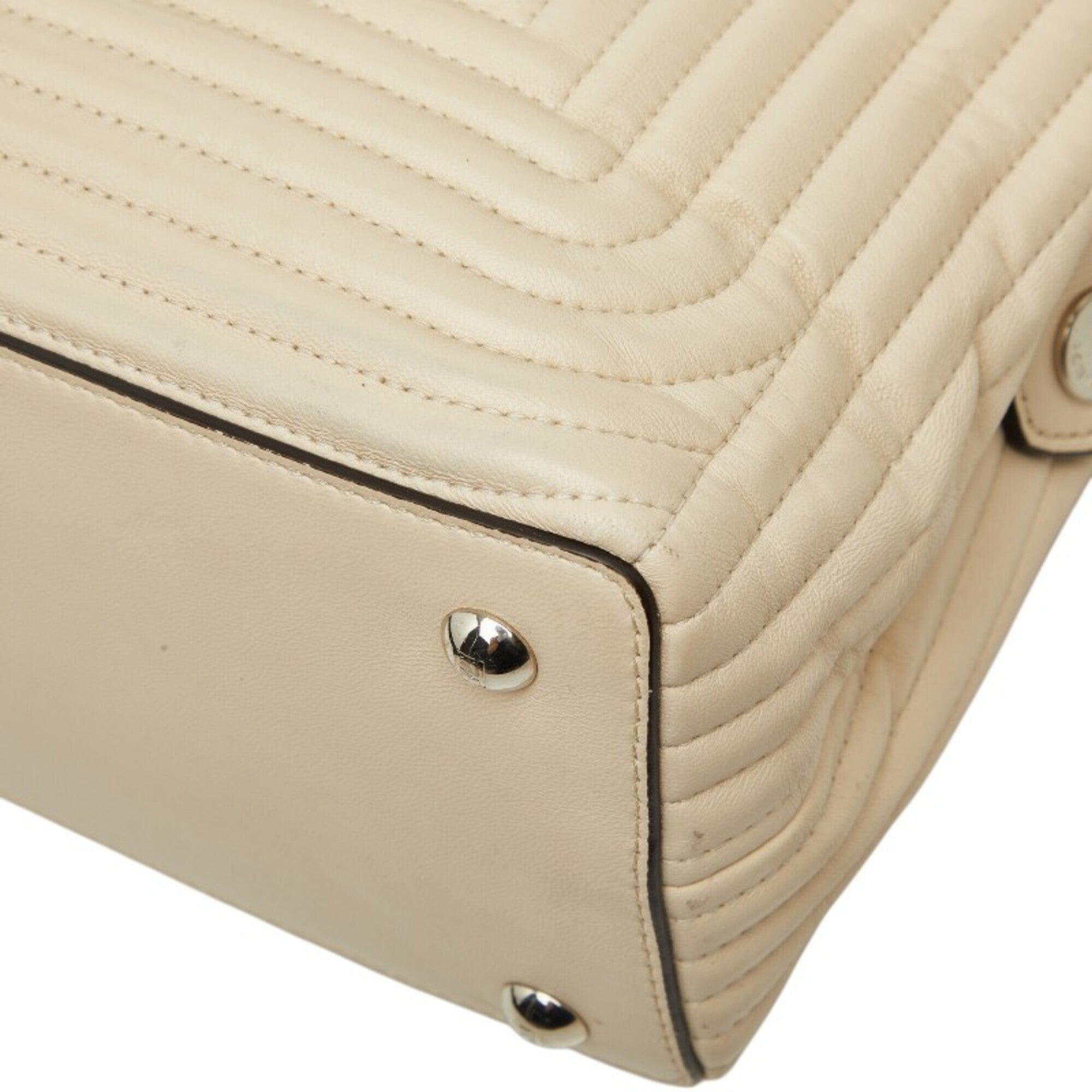 Fendi Ivory Leather Shoulder Bag (Pre-Owned)