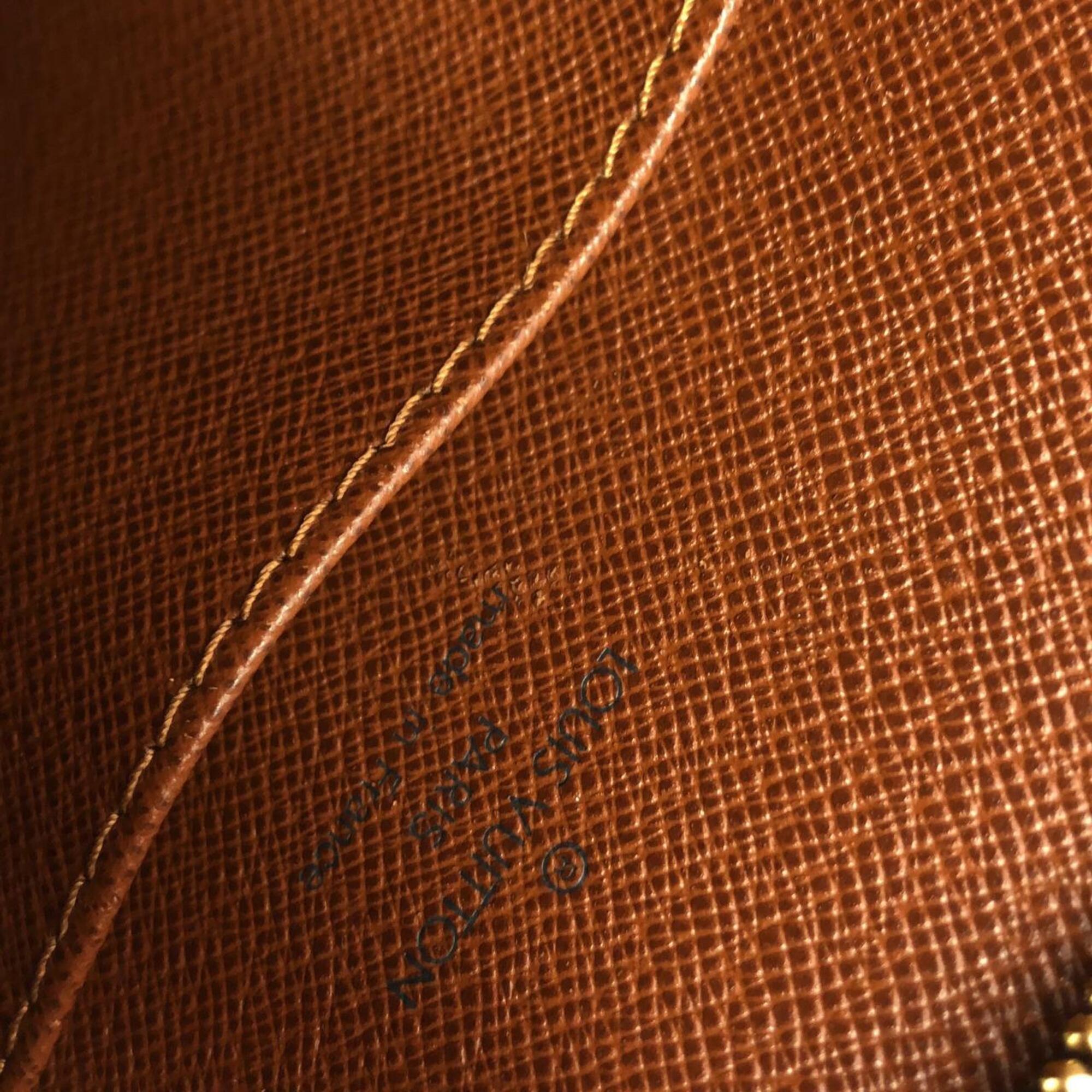 Louis Vuitton Marron Coated Canvas Shoulder Bag (Pre-Owned)