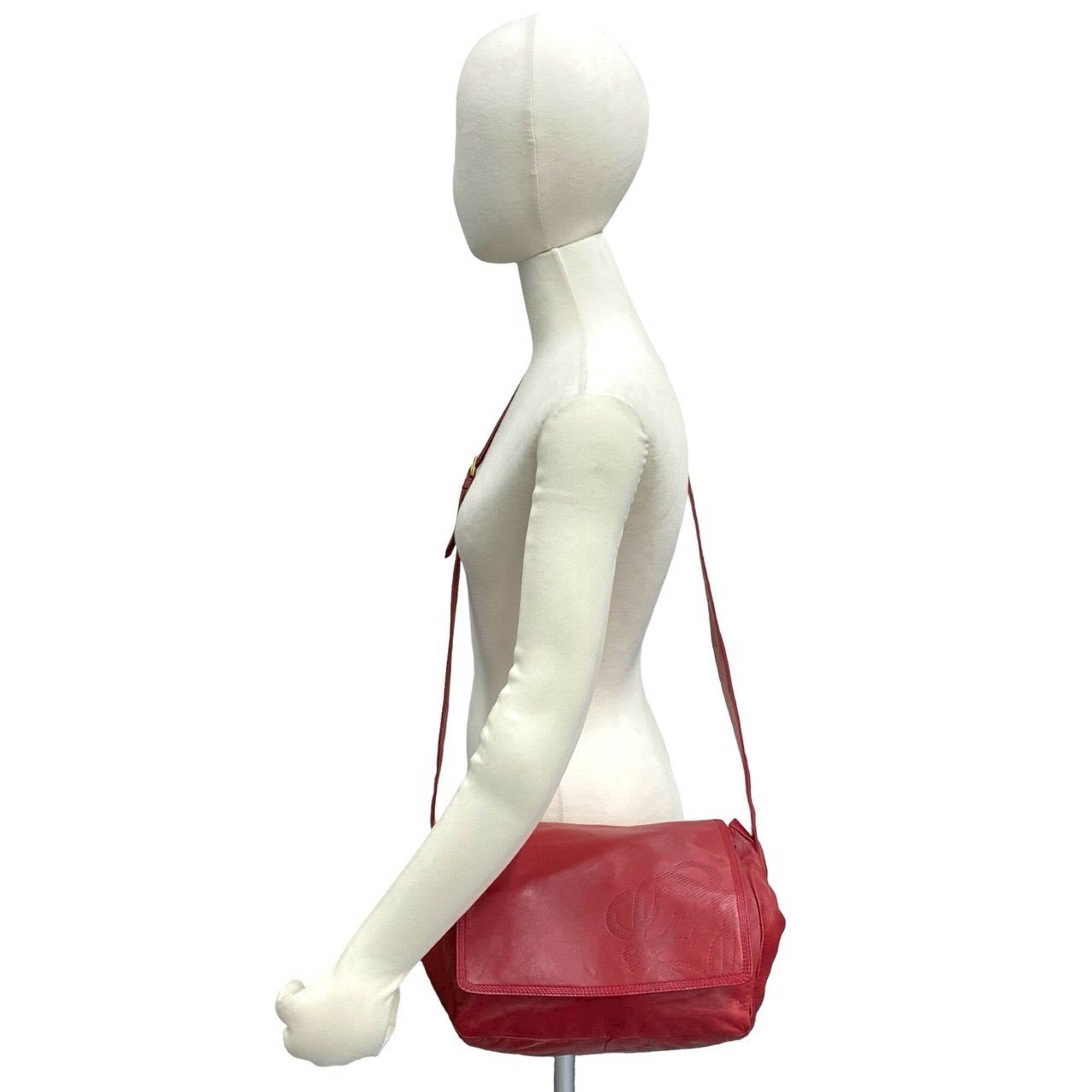 Loewe Red Color Leather Pochette Shoulder Bag (Pre-Owned)
