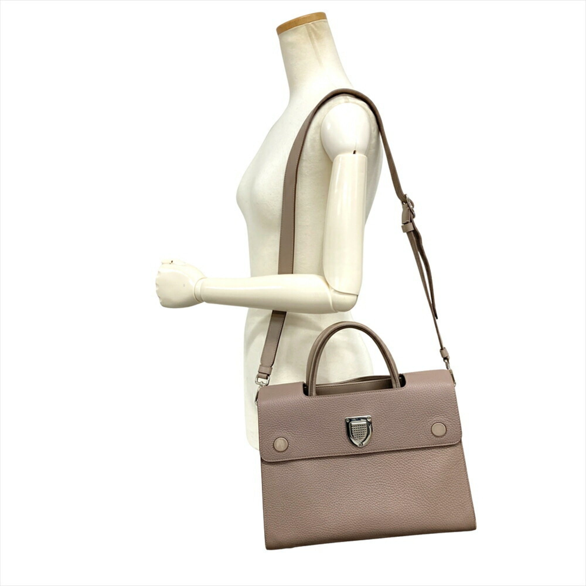 Christian Dior Grayish Leather Shoulder Bag (Pre-Owned)