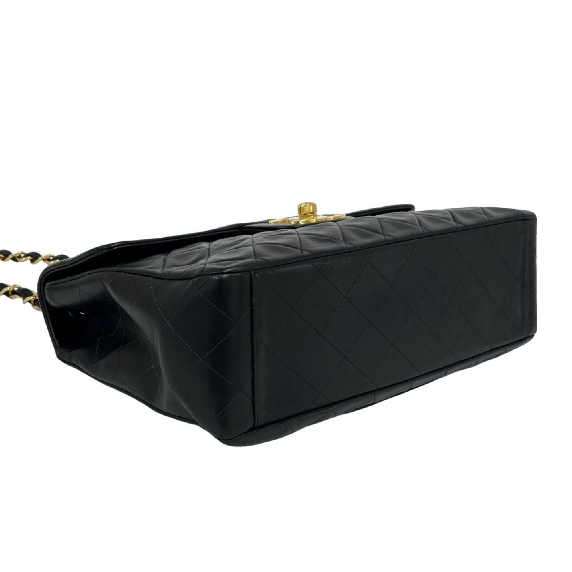 Chanel Black Leather Shoulder Bag (Pre-Owned)