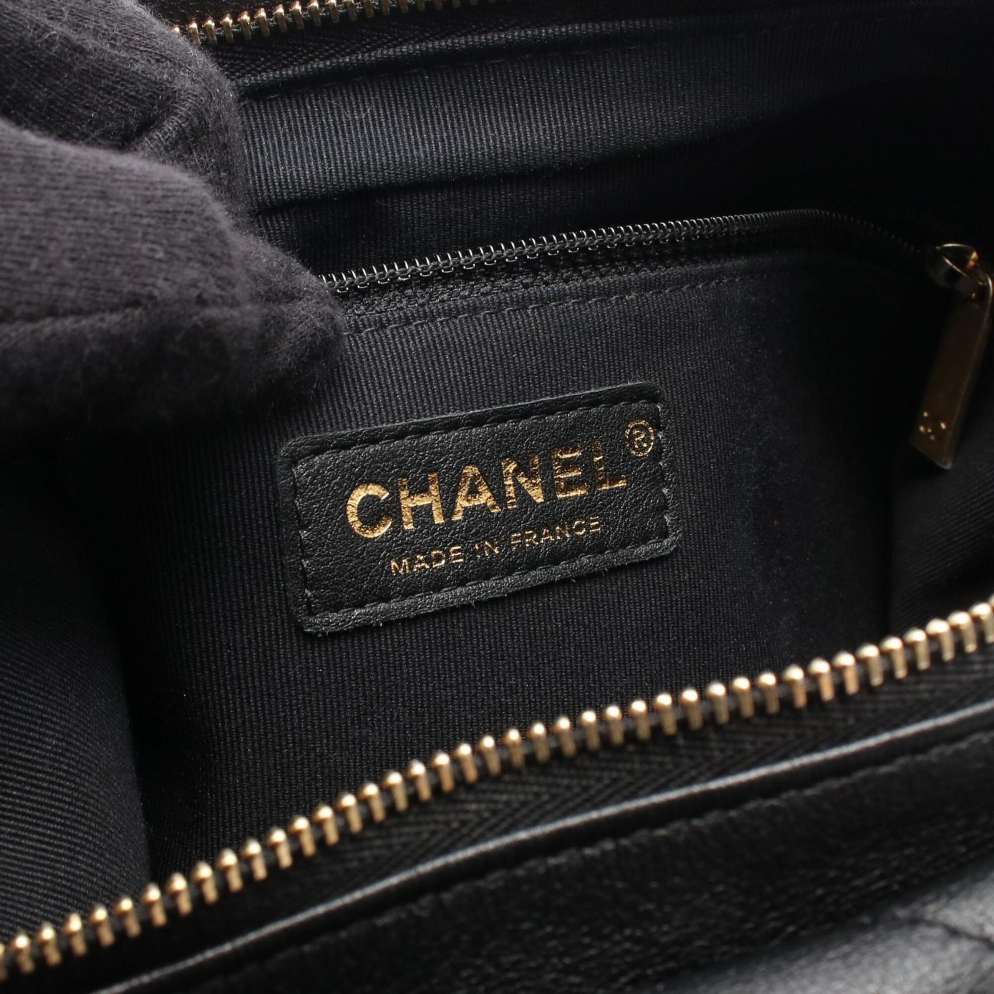 Chanel Black Leather Handbag Shoulder Bag (Pre-Owned)