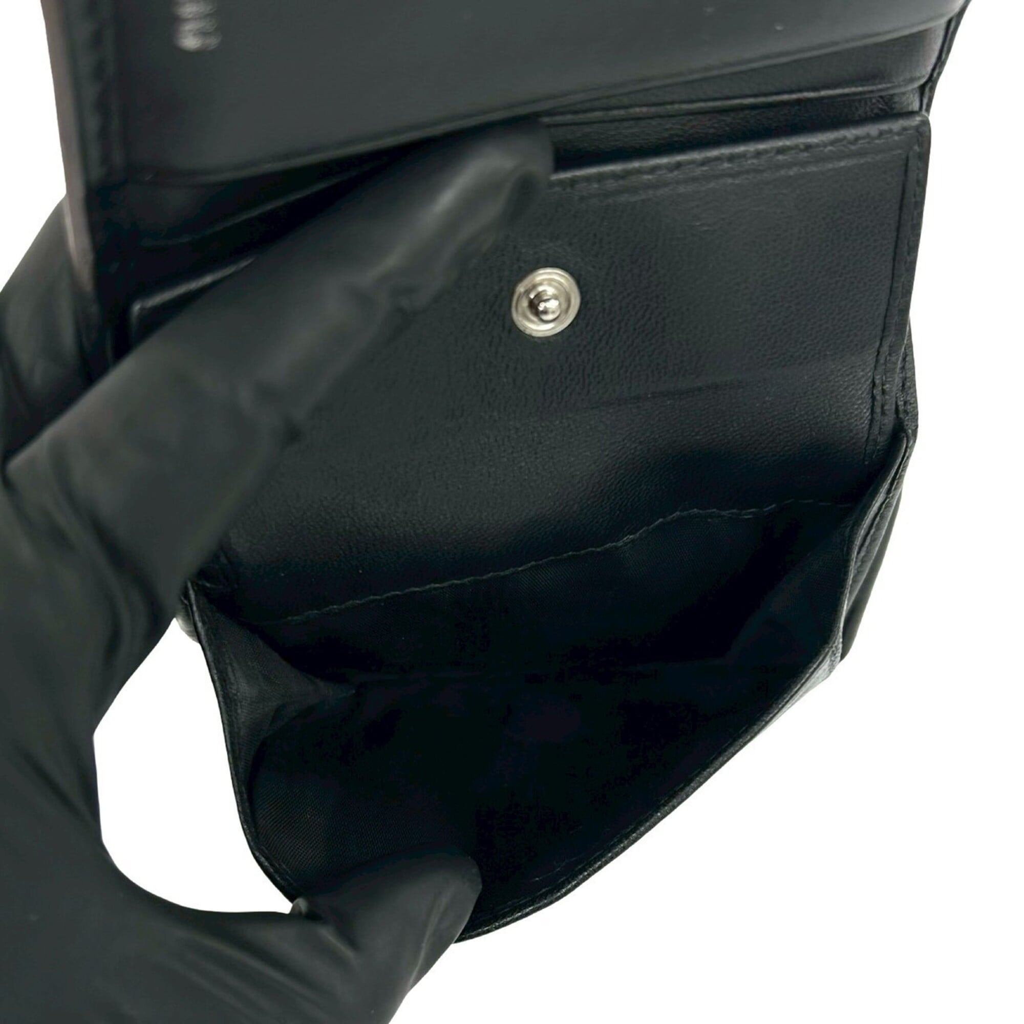 Miu Miu Black Leather Wallet (Bi-Fold) (Pre-Owned)