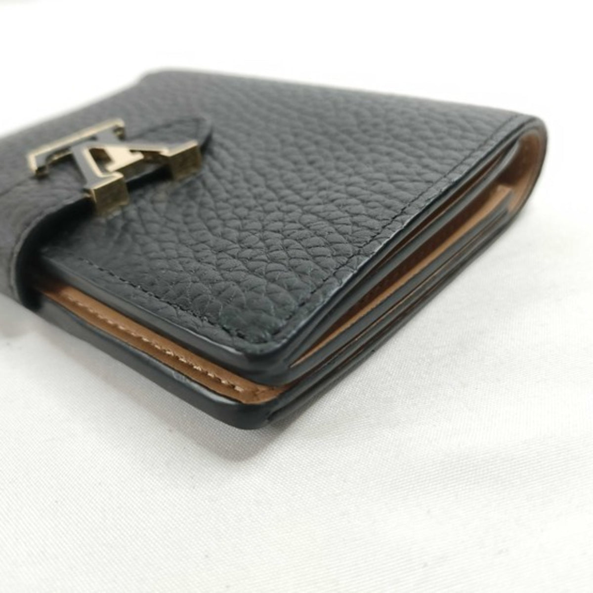 Louis Vuitton Noir Leather Wallet (Bi-Fold) (Pre-Owned)