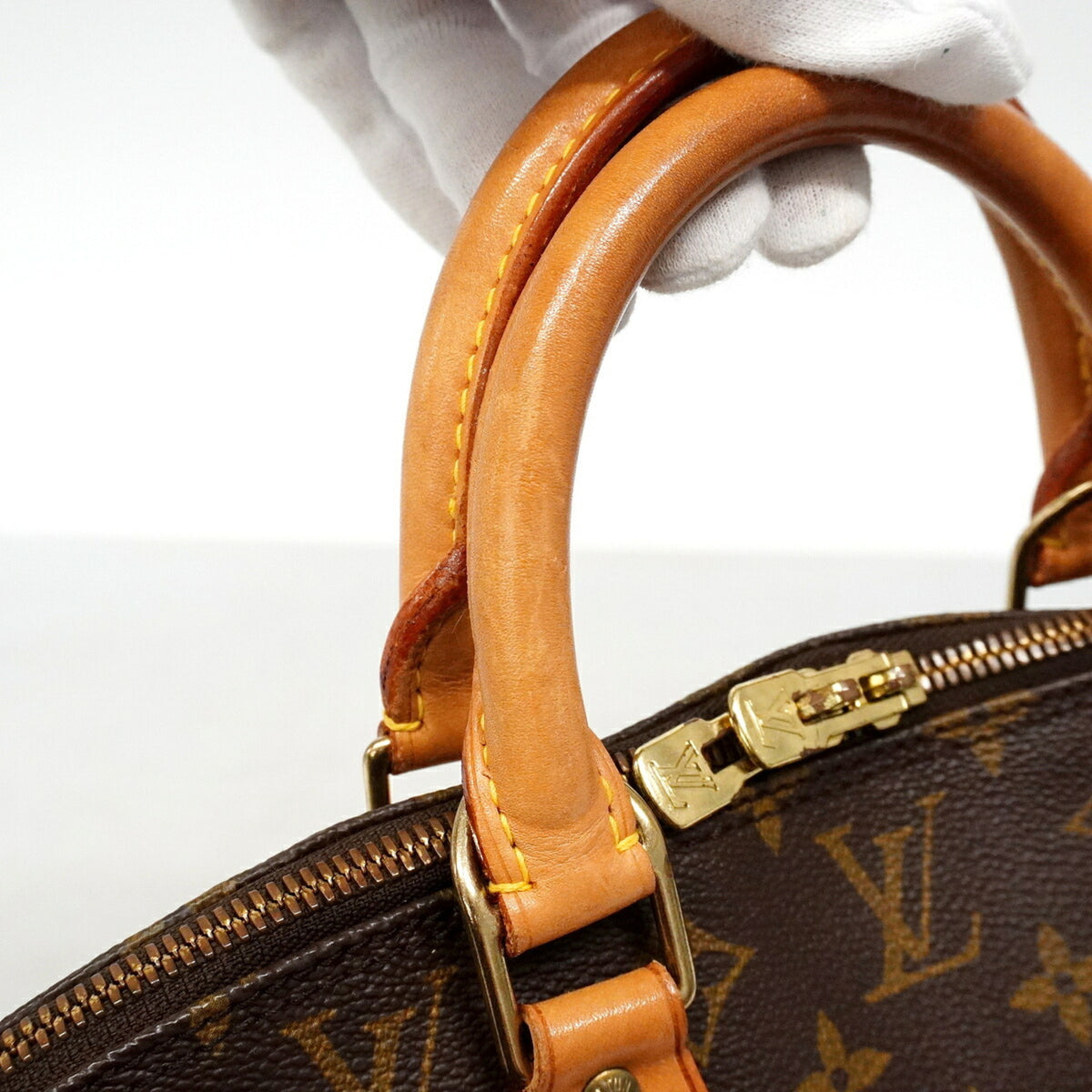 Louis Vuitton Brown Handbag (Pre-Owned)