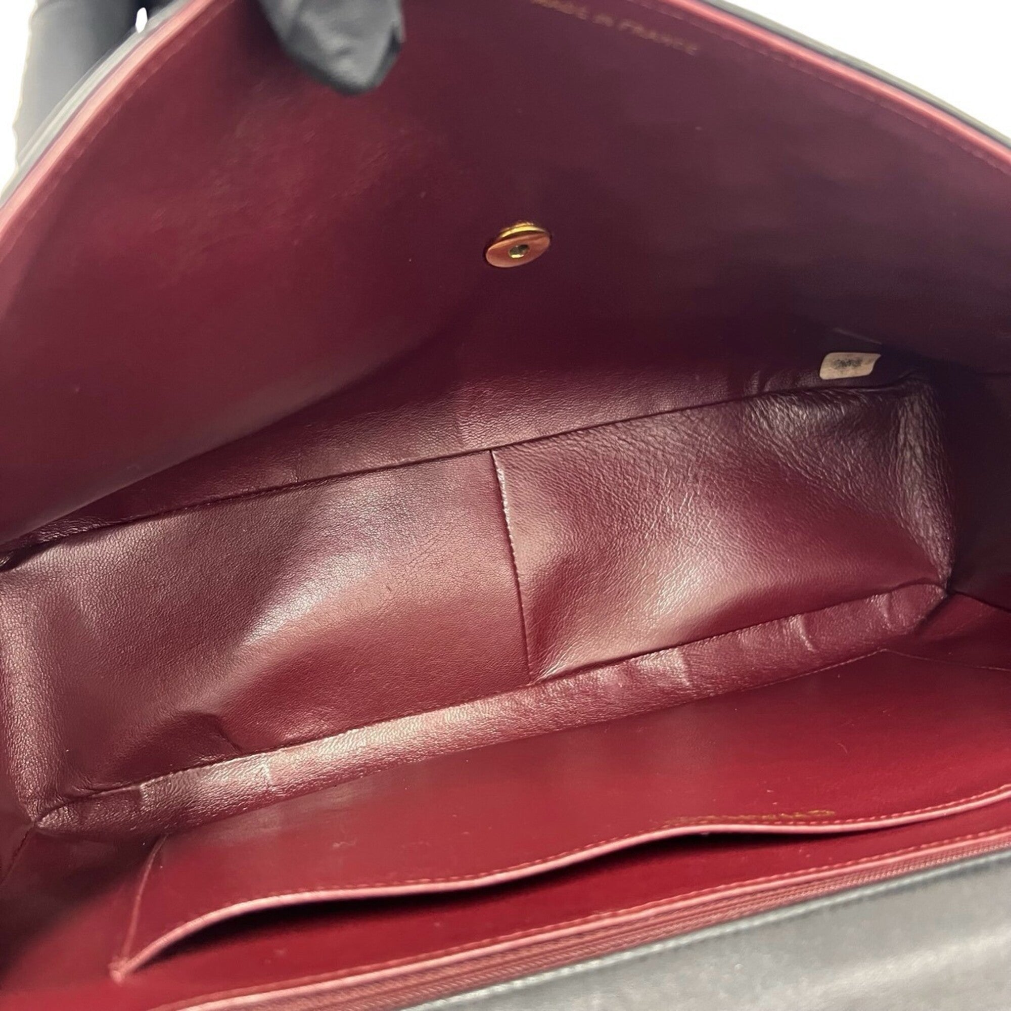 Chanel Black Leather Shoulder Bag (Pre-Owned)