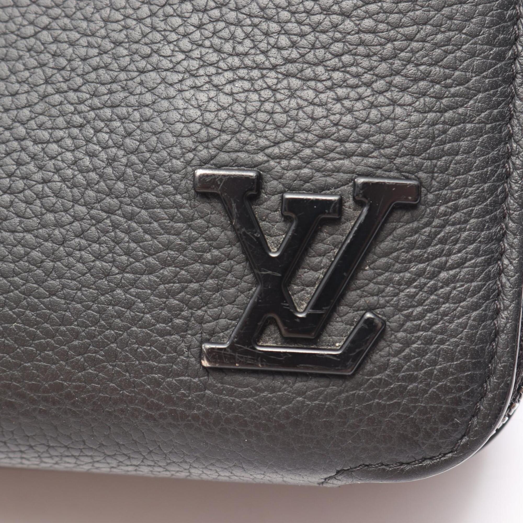 Louis Vuitton Black Noir Leather Handbag Shoulder Bag (Pre-Owned)