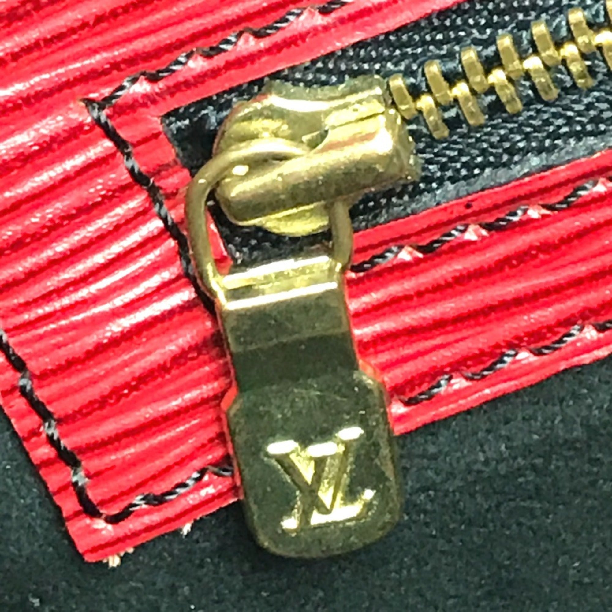 Louis Vuitton Castilian Red Red Color Epi Leather Shoulder Bag (Pre-Owned)
