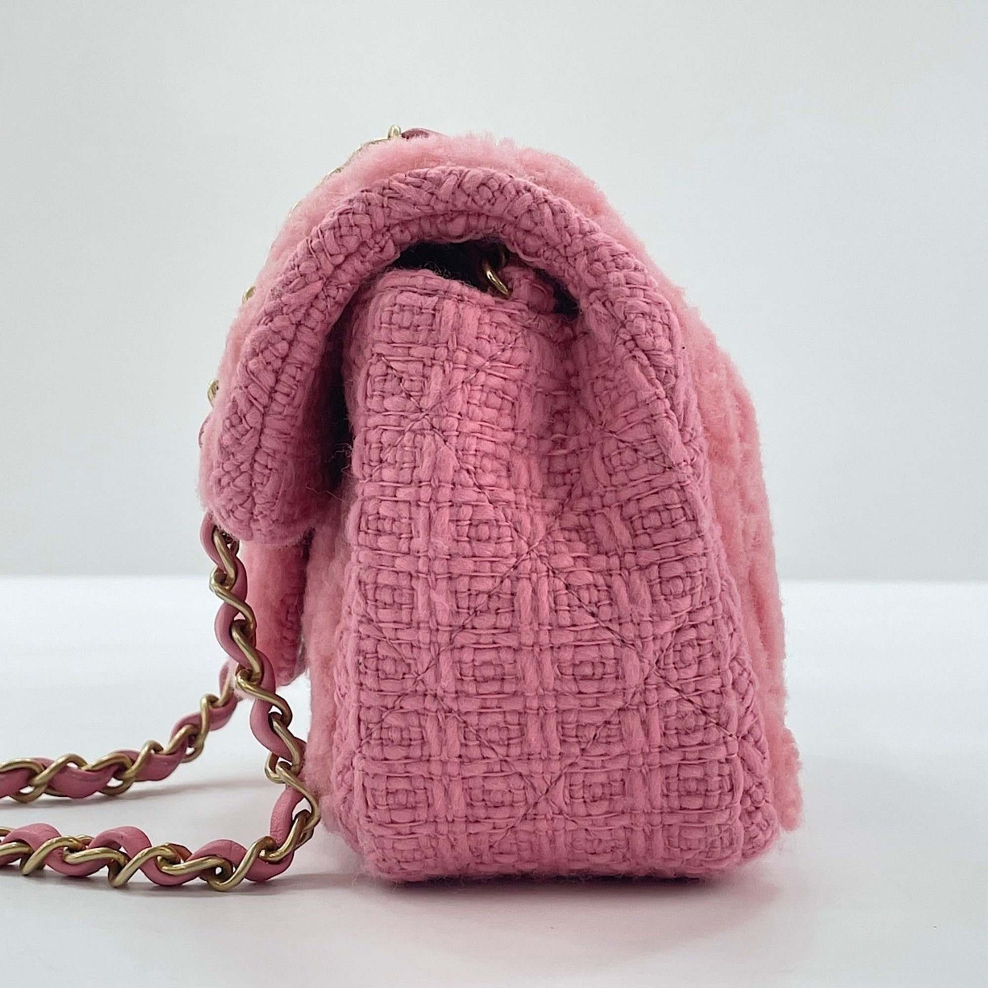 Chanel Pink Shoulder Bag (Pre-Owned)