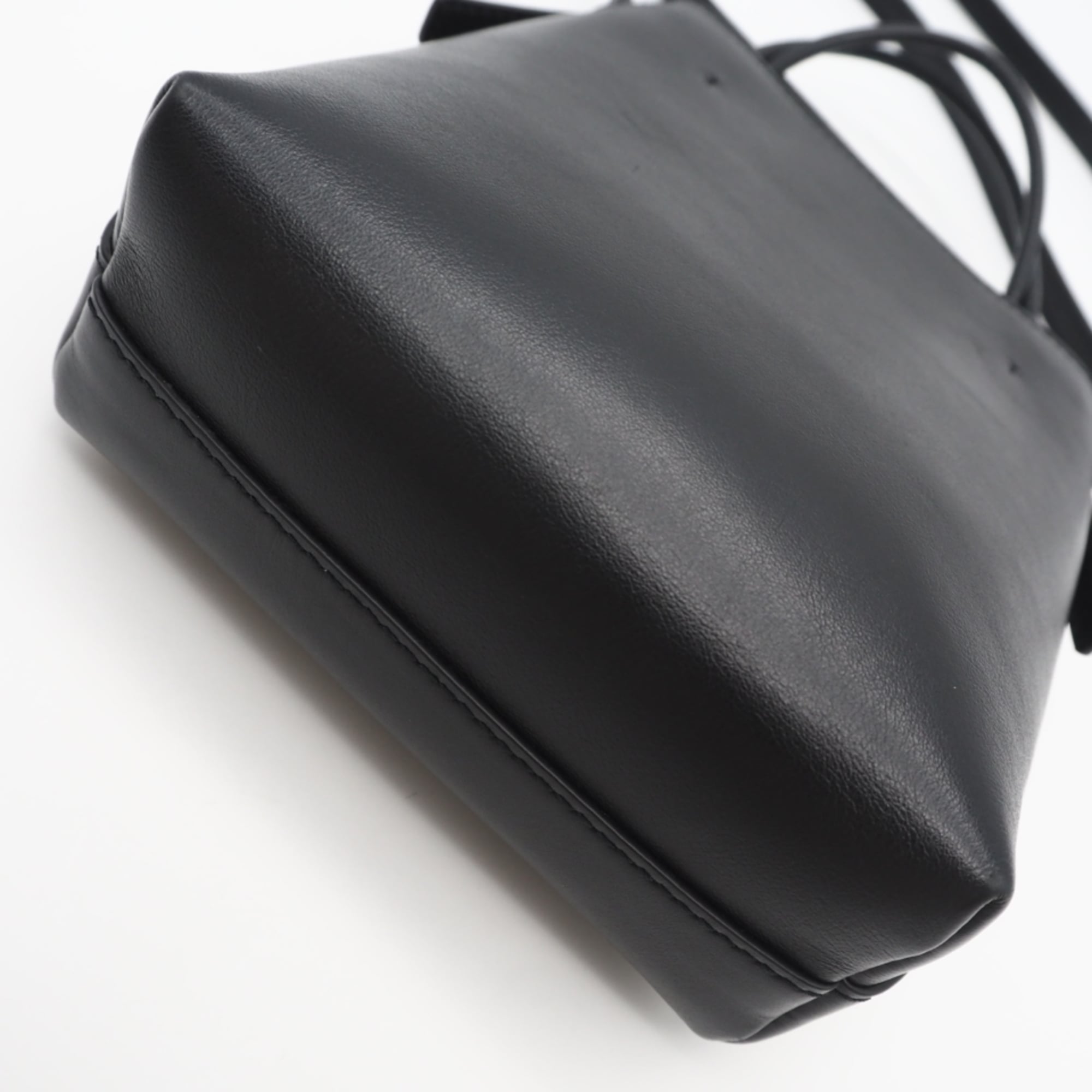 Chloé Black Leather Handbag Shoulder Bag (Pre-Owned)