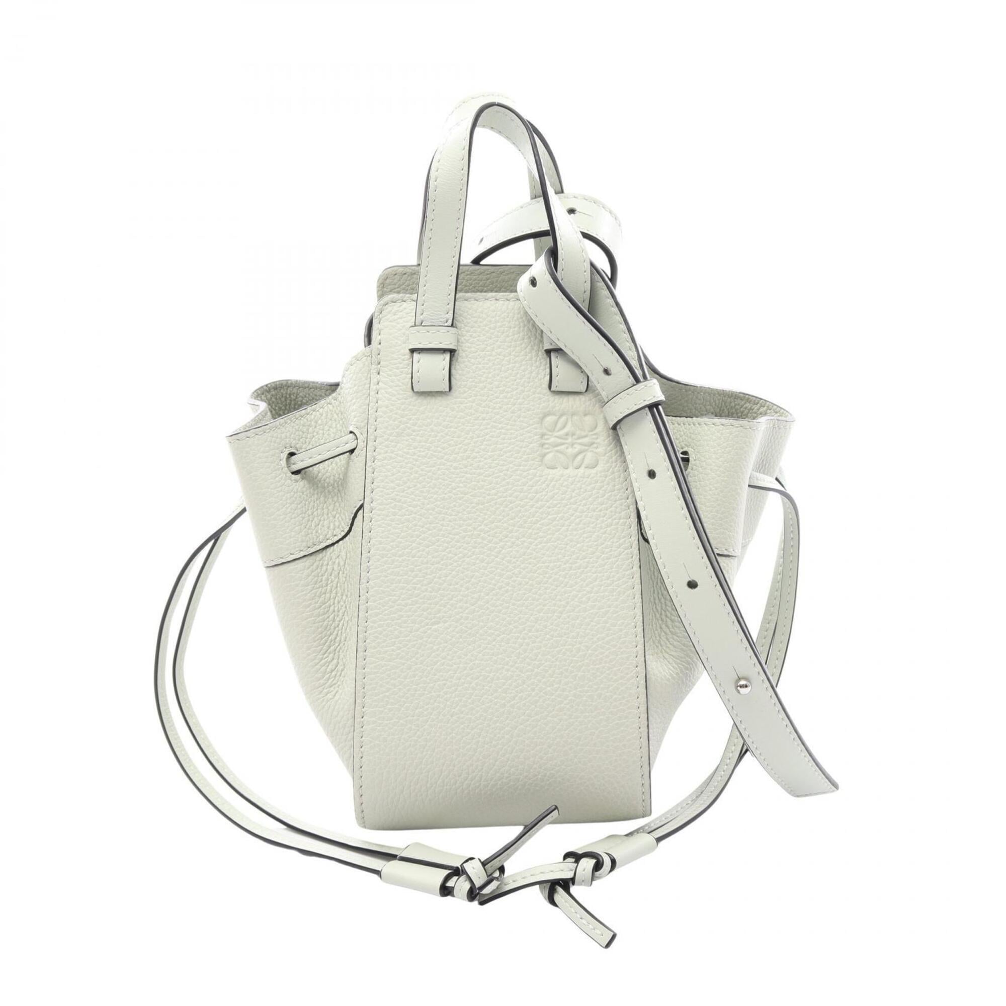 Loewe Green Light Green Leather Handbag (Pre-Owned)