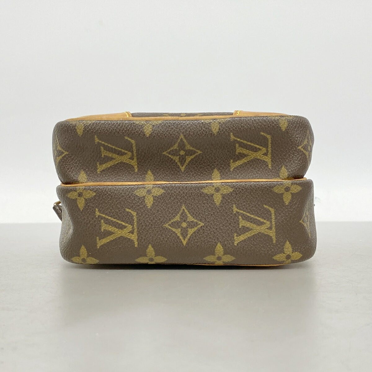 Louis Vuitton Brown Shoulder Bag (Pre-Owned)
