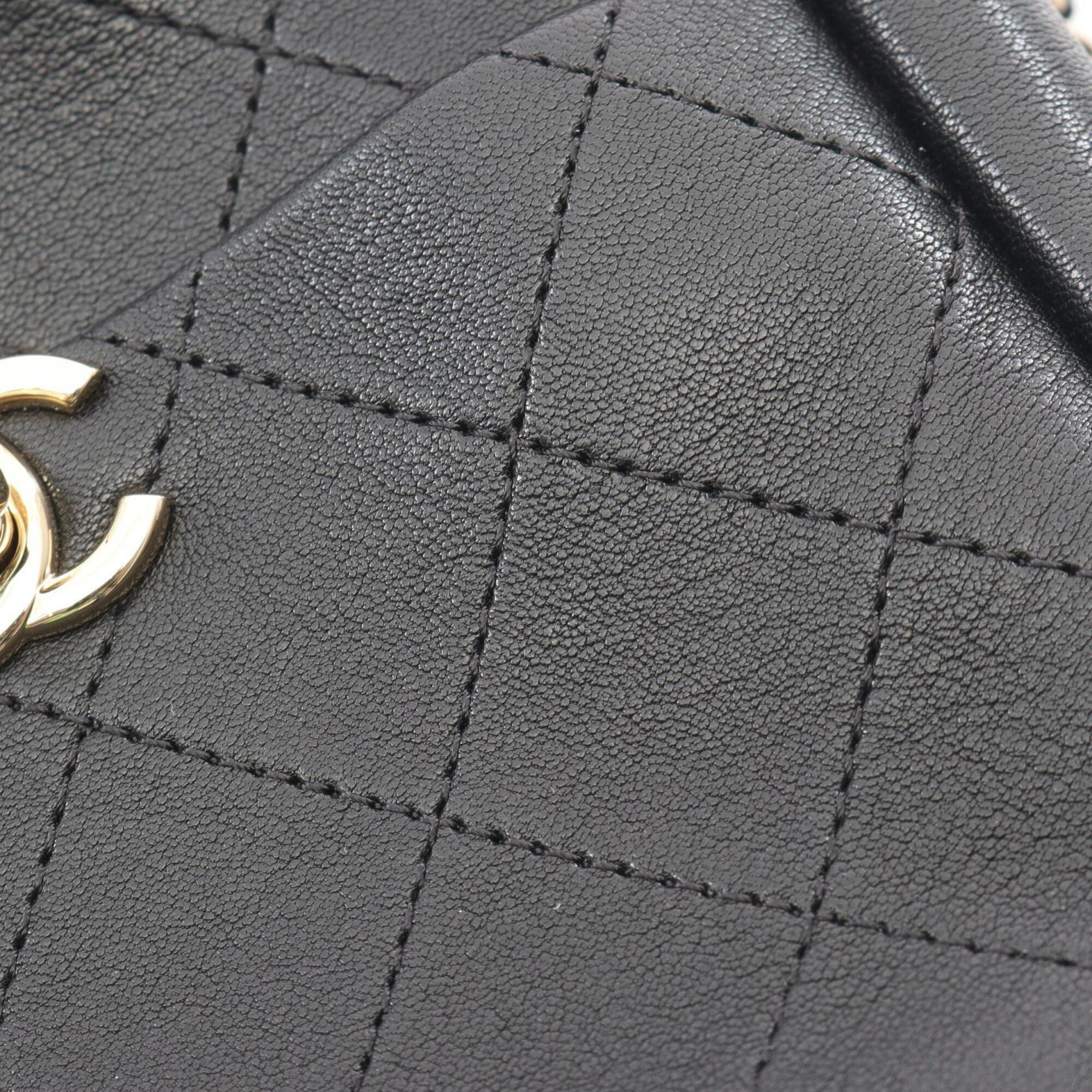 Chanel Black Leather Handbag Shoulder Bag (Pre-Owned)