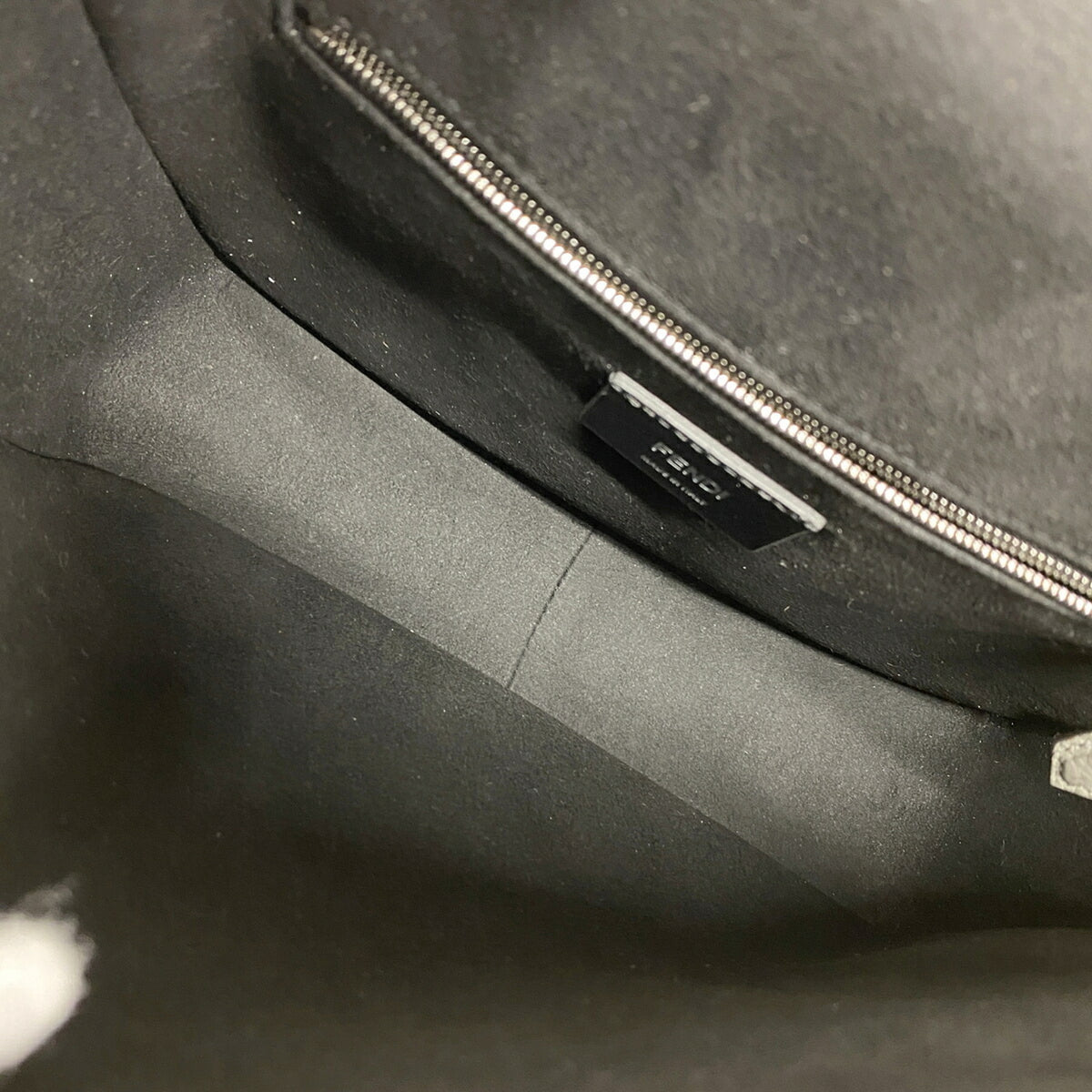 Fendi Gray Leather Shoulder Bag (Pre-Owned)