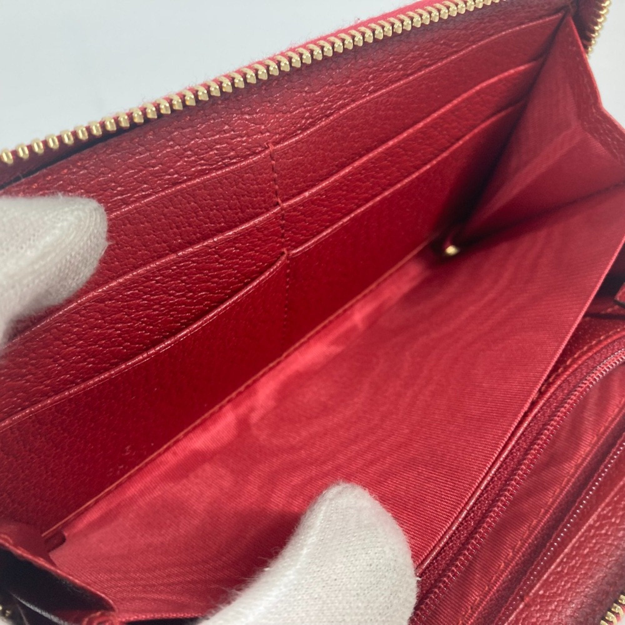 Gucci Red Other Long Wallet (Bi-Fold) (Pre-Owned)