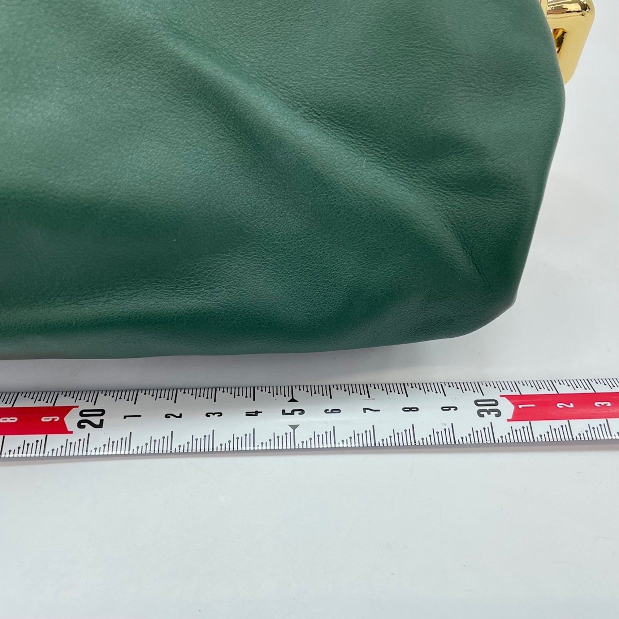 Bottega Veneta Green Pouch Shoulder Bag (Pre-Owned)
