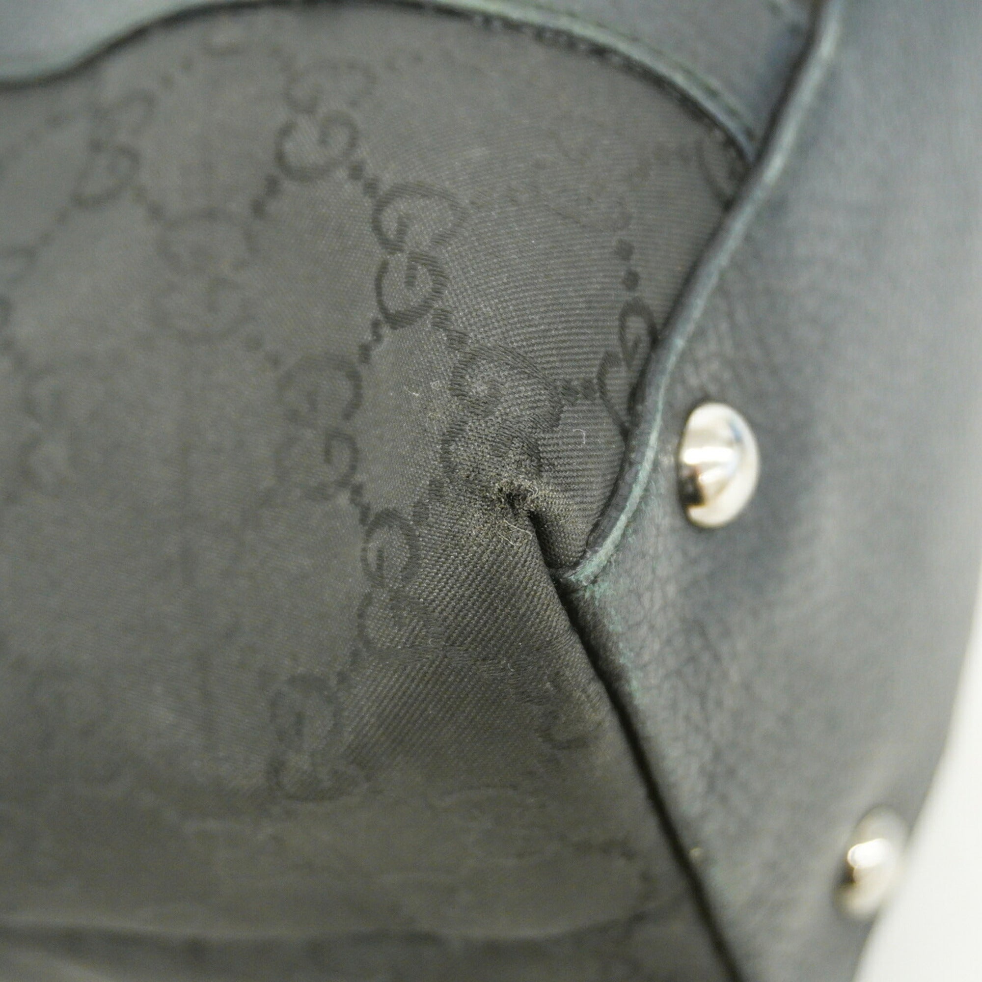 Gucci Black Nylon Tote Bag (Pre-Owned)
