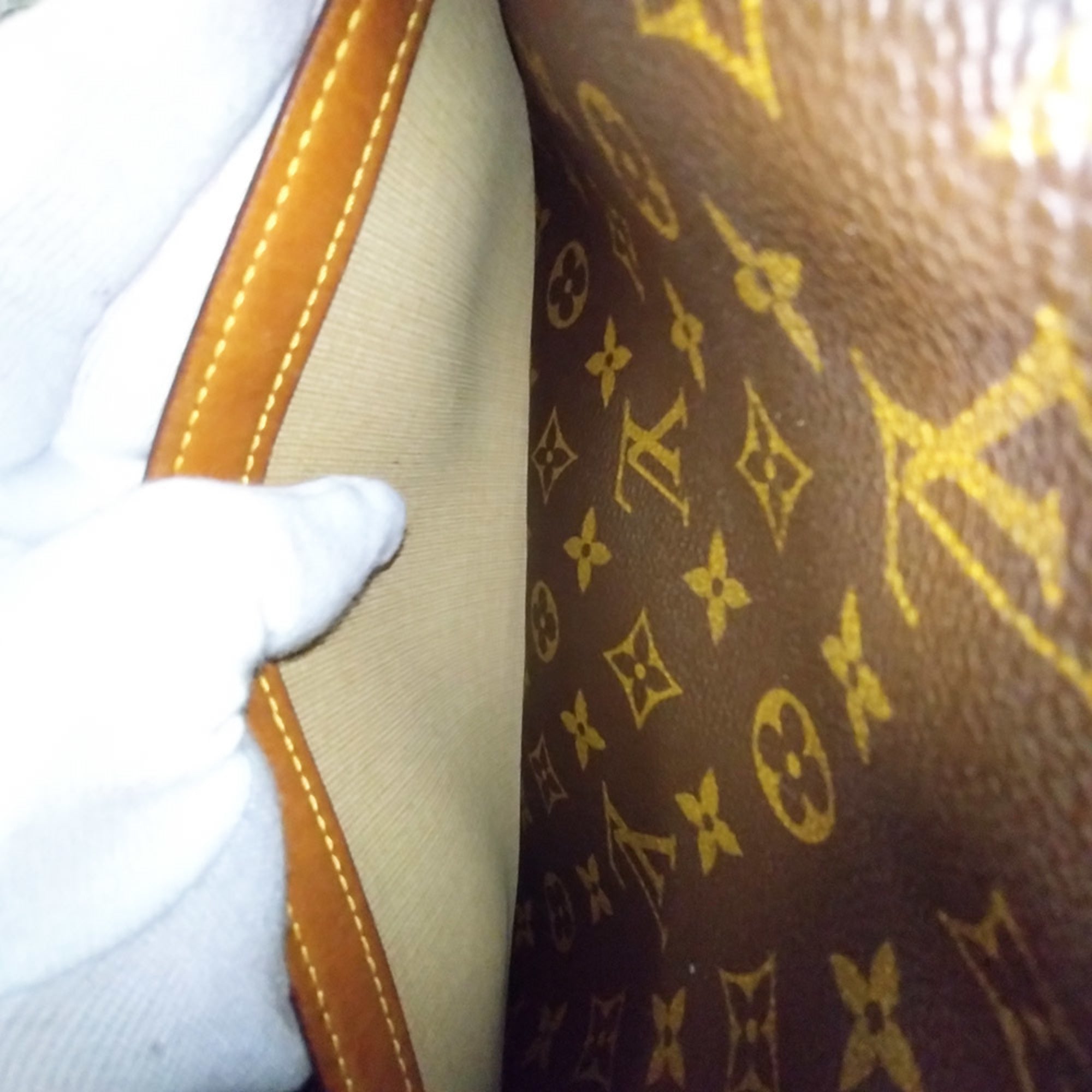 Louis Vuitton Brown Monogram Monogram Shoulder Bag (Pre-Owned)