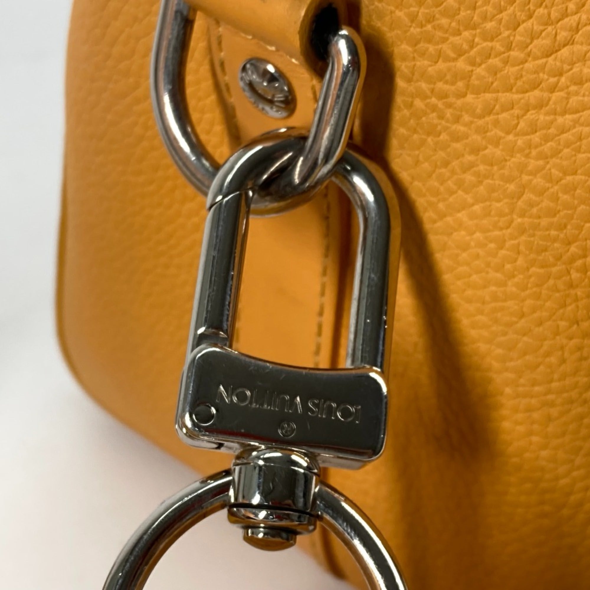 Louis Vuitton Yellow Leather Shoulder Bag (Pre-Owned)