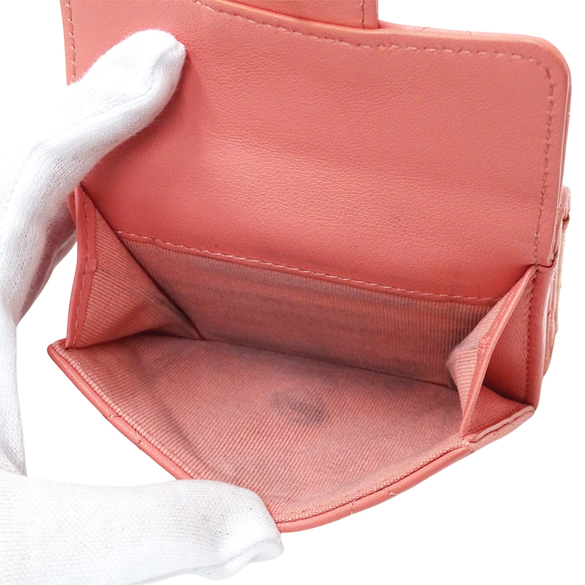 Chanel Pink Leather Wallet (Tri-Fold) (Pre-Owned)