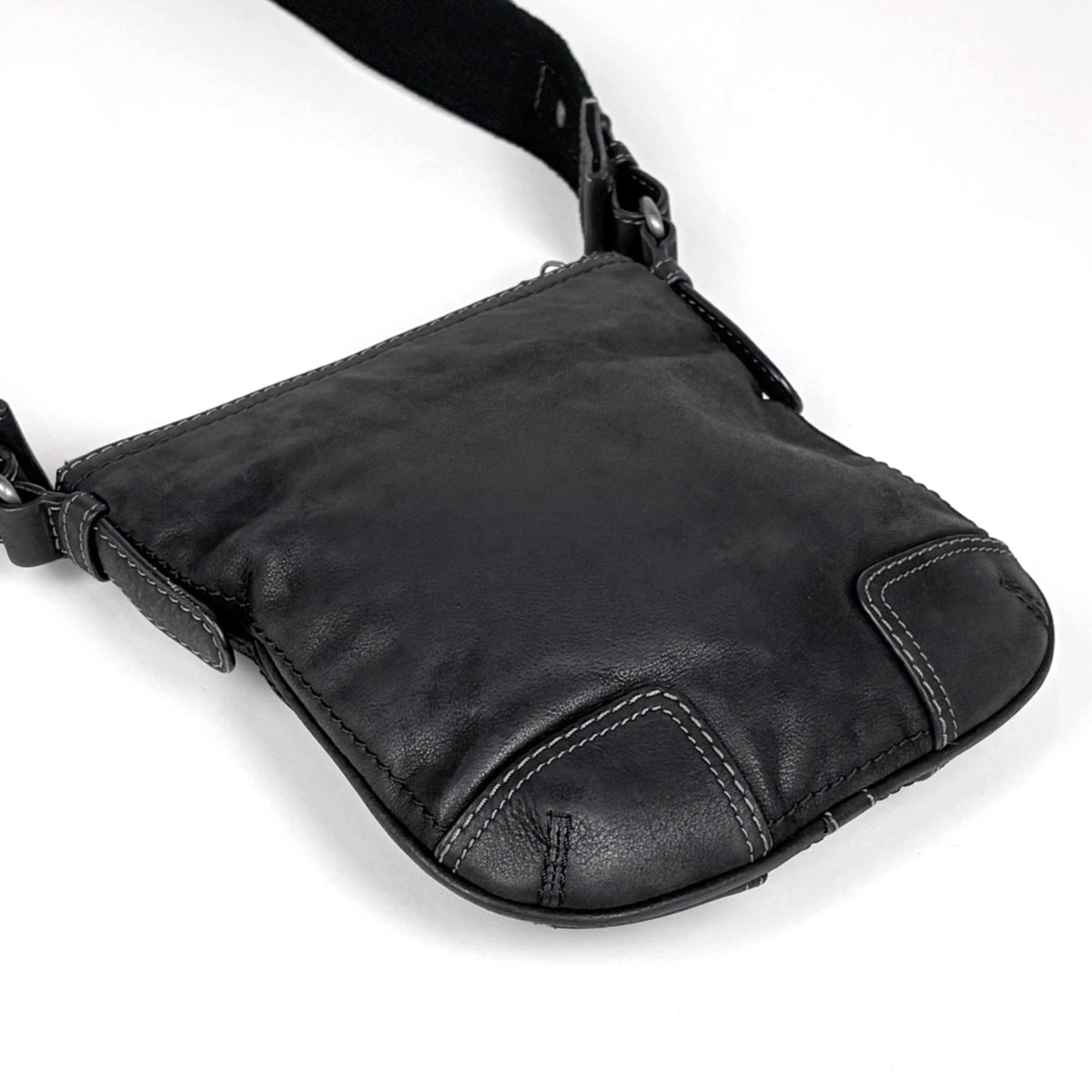 Loewe Black Leather Shoulder Bag (Pre-Owned)