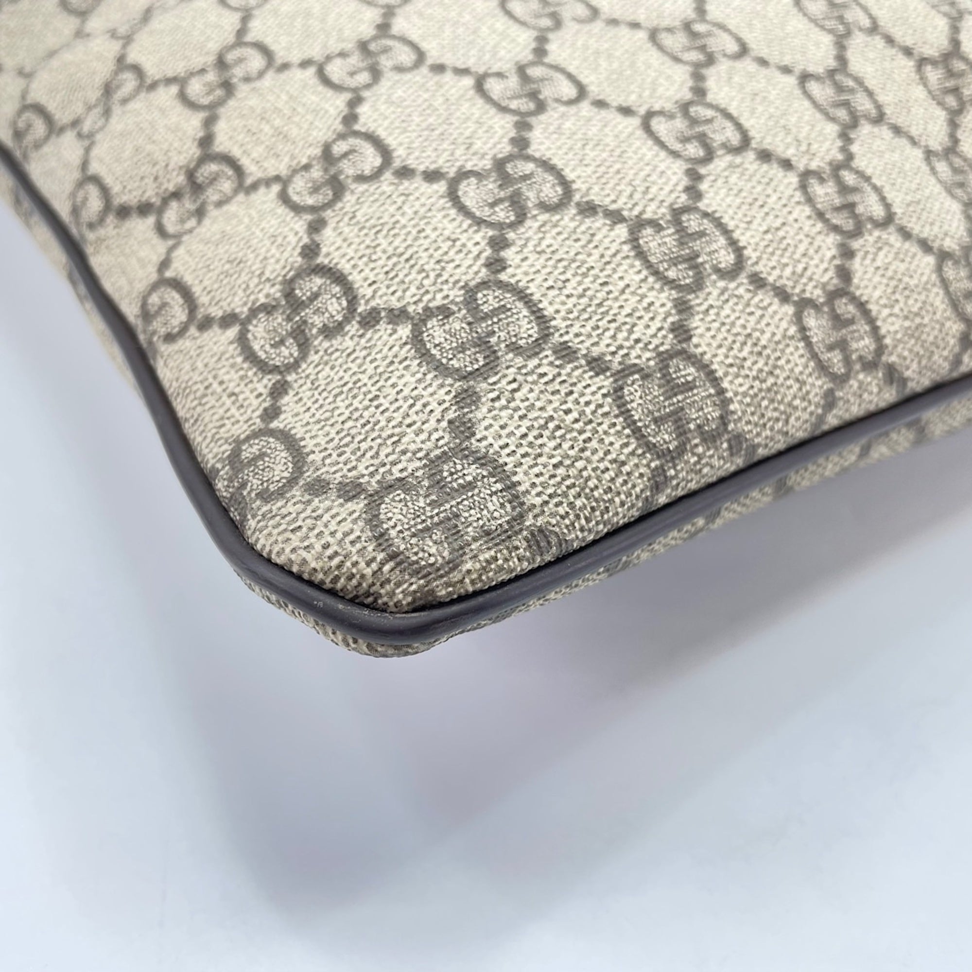 Gucci Beige Shoulder Bag (Pre-Owned)
