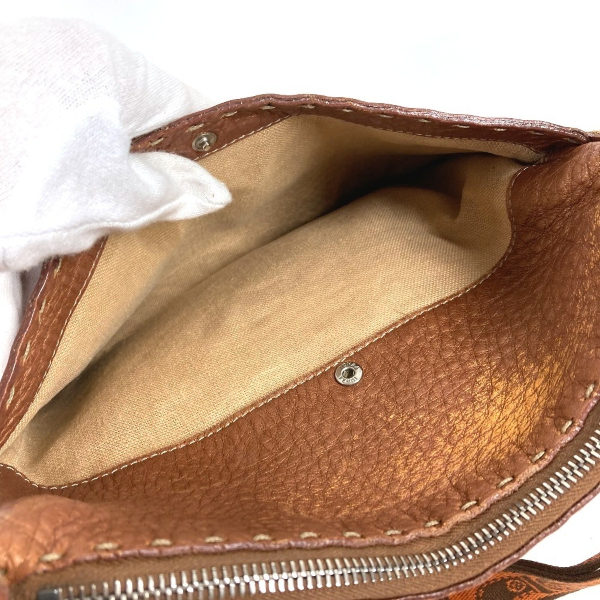 Fendi Selleria Brown Leather Pochette Shoulder Bag (Pre-Owned)
