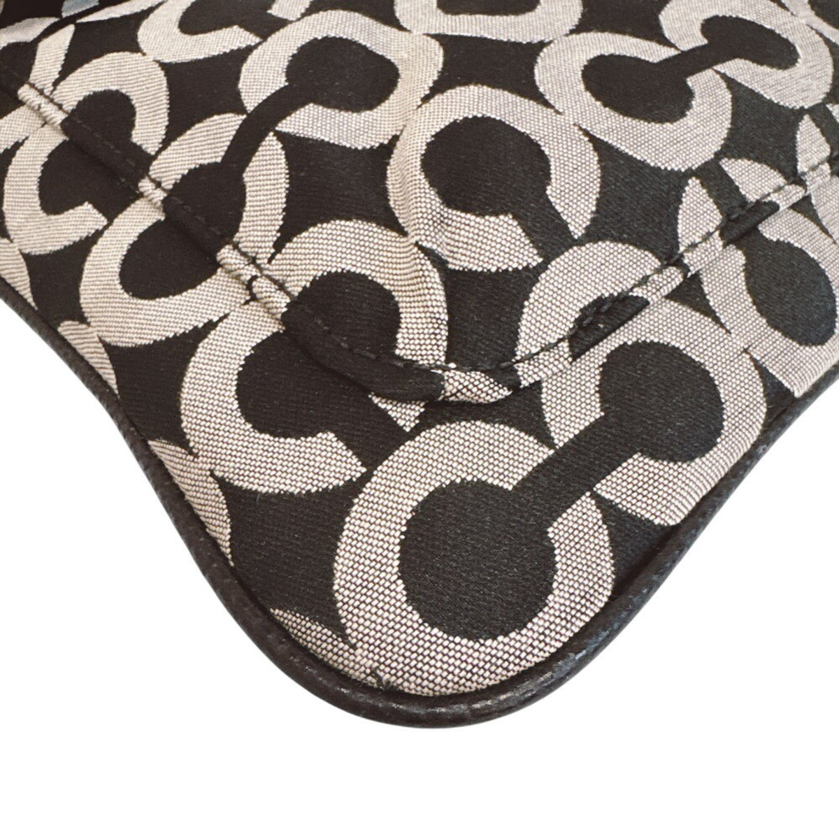 Coach Black Canvas Shoulder Bag (Pre-Owned)