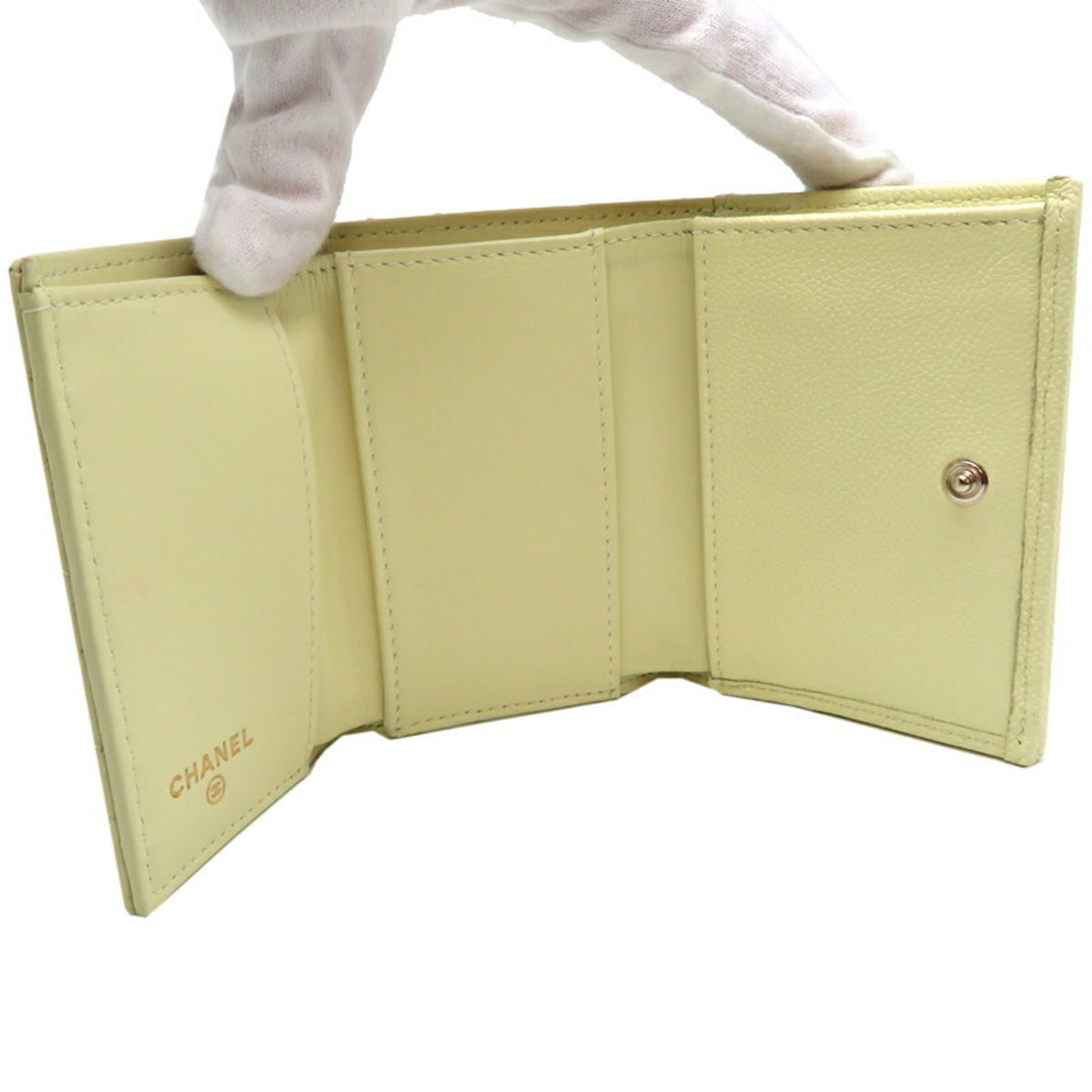 Chanel Cream White Grained Calfskin Wallet (Tri-Fold) (Pre-Owned)