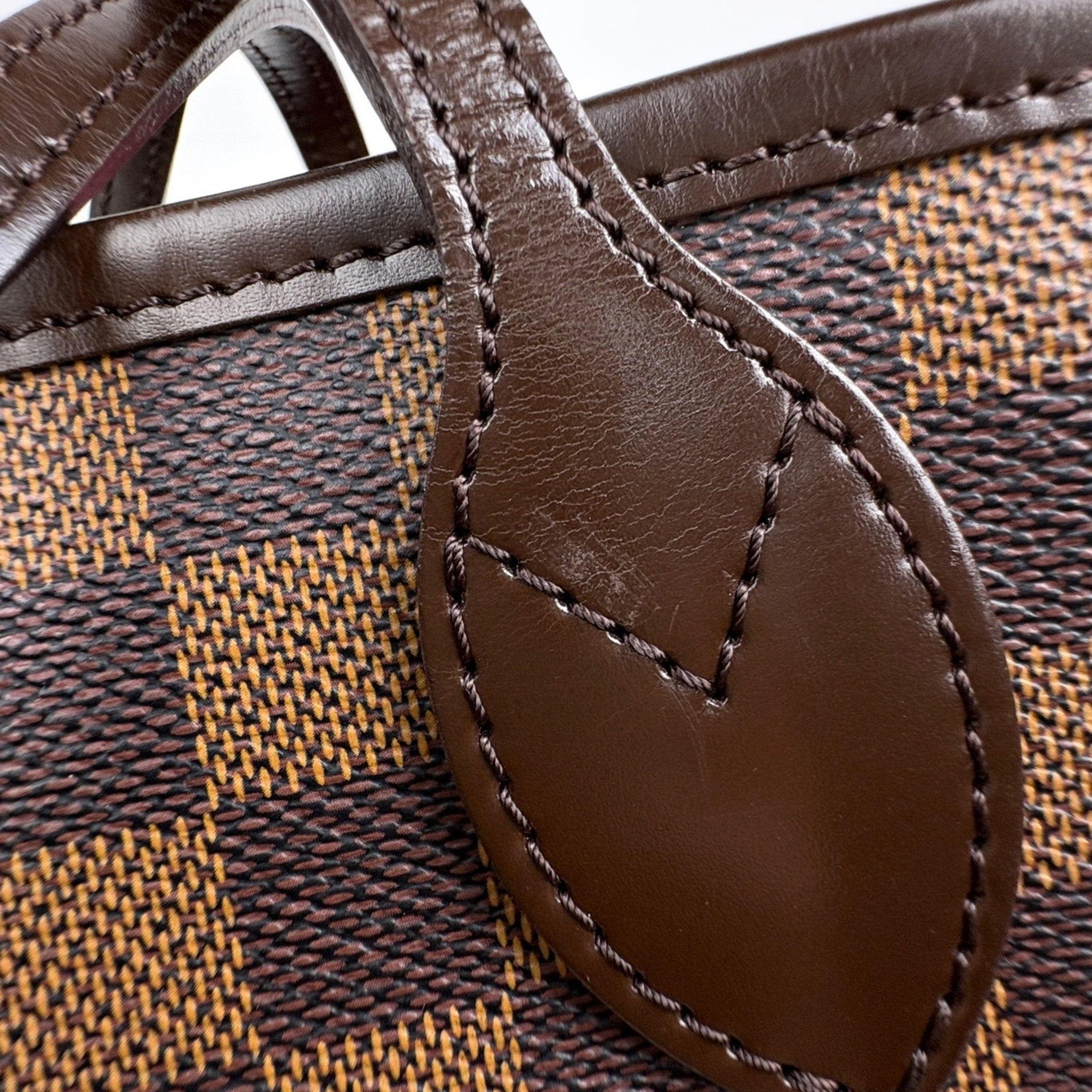 Louis Vuitton Brown Handbag Tote Bag (Pre-Owned)