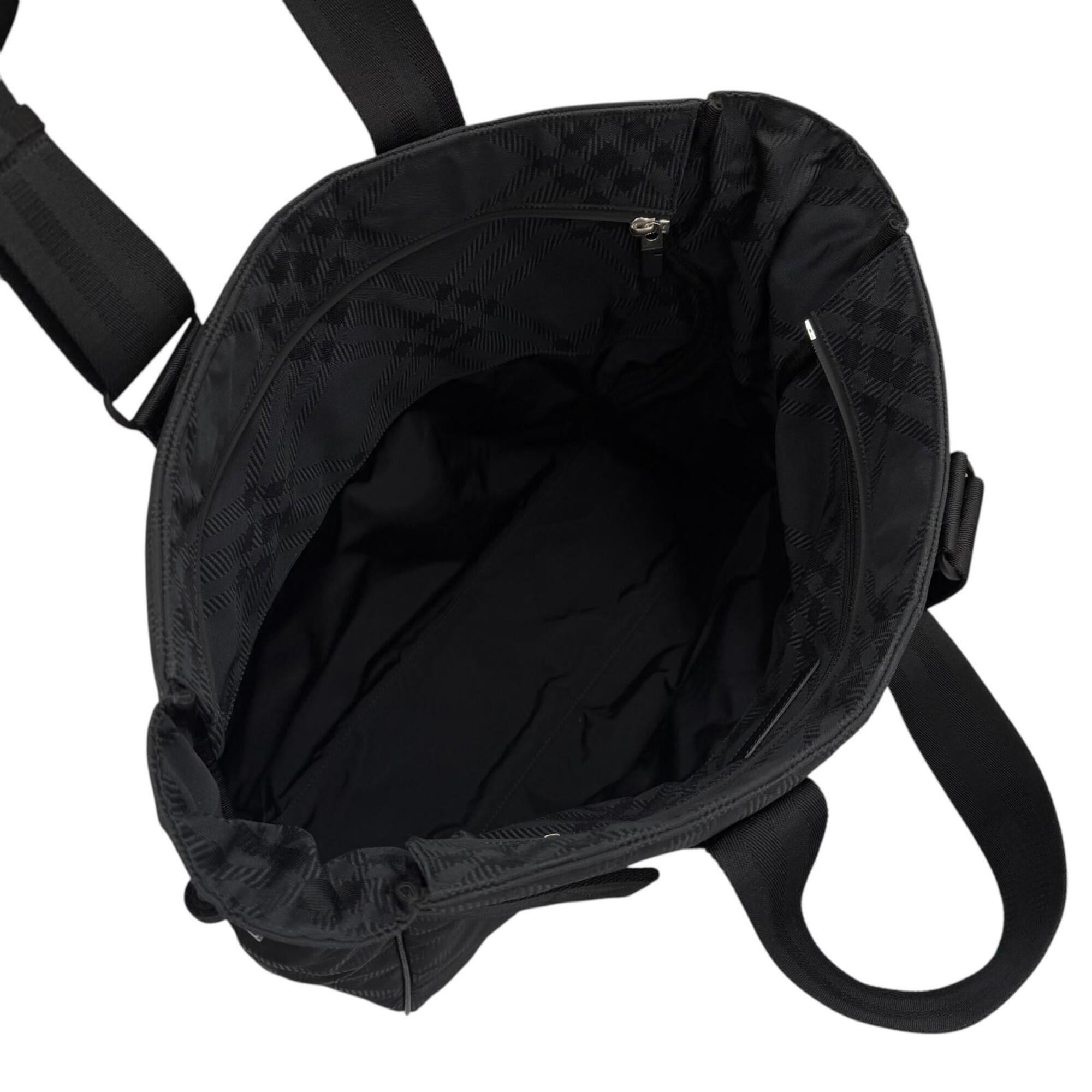Burberry Black Nylon Tote Bag (Pre-Owned)