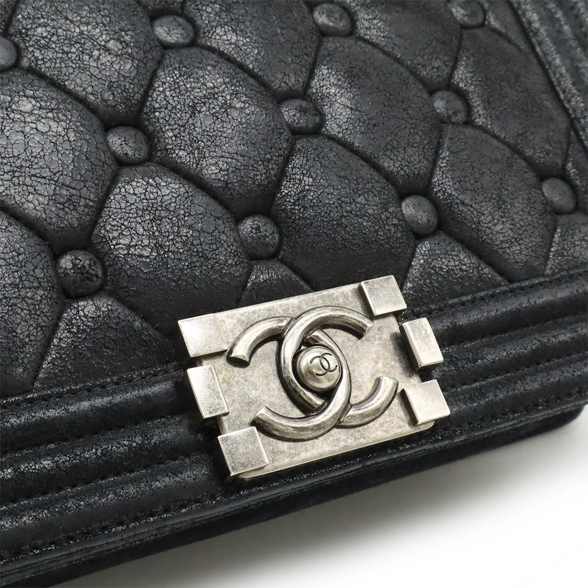 Chanel Black Suede Leather Shoulder Bag (Pre-Owned)