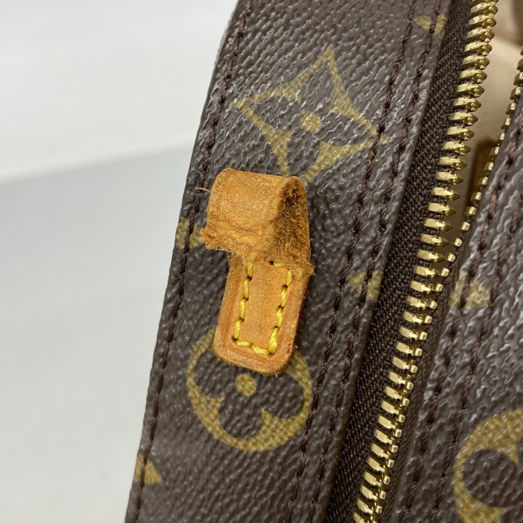 Louis Vuitton Brown Handbag (Pre-Owned)