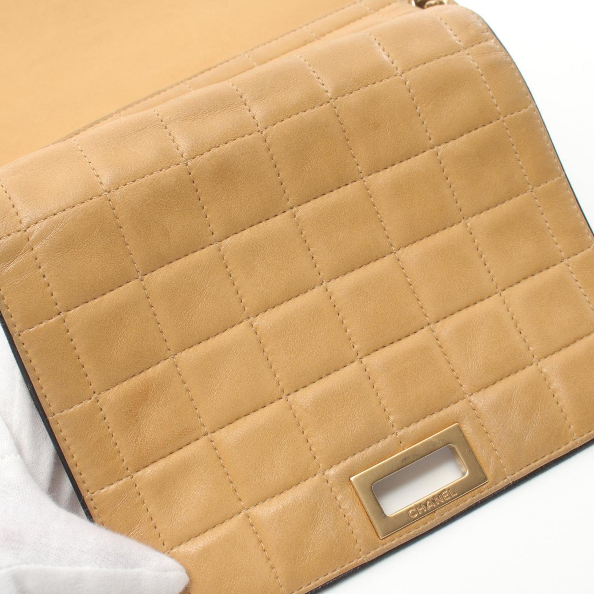 Chanel Beige Leather Shoulder Bag (Pre-Owned)