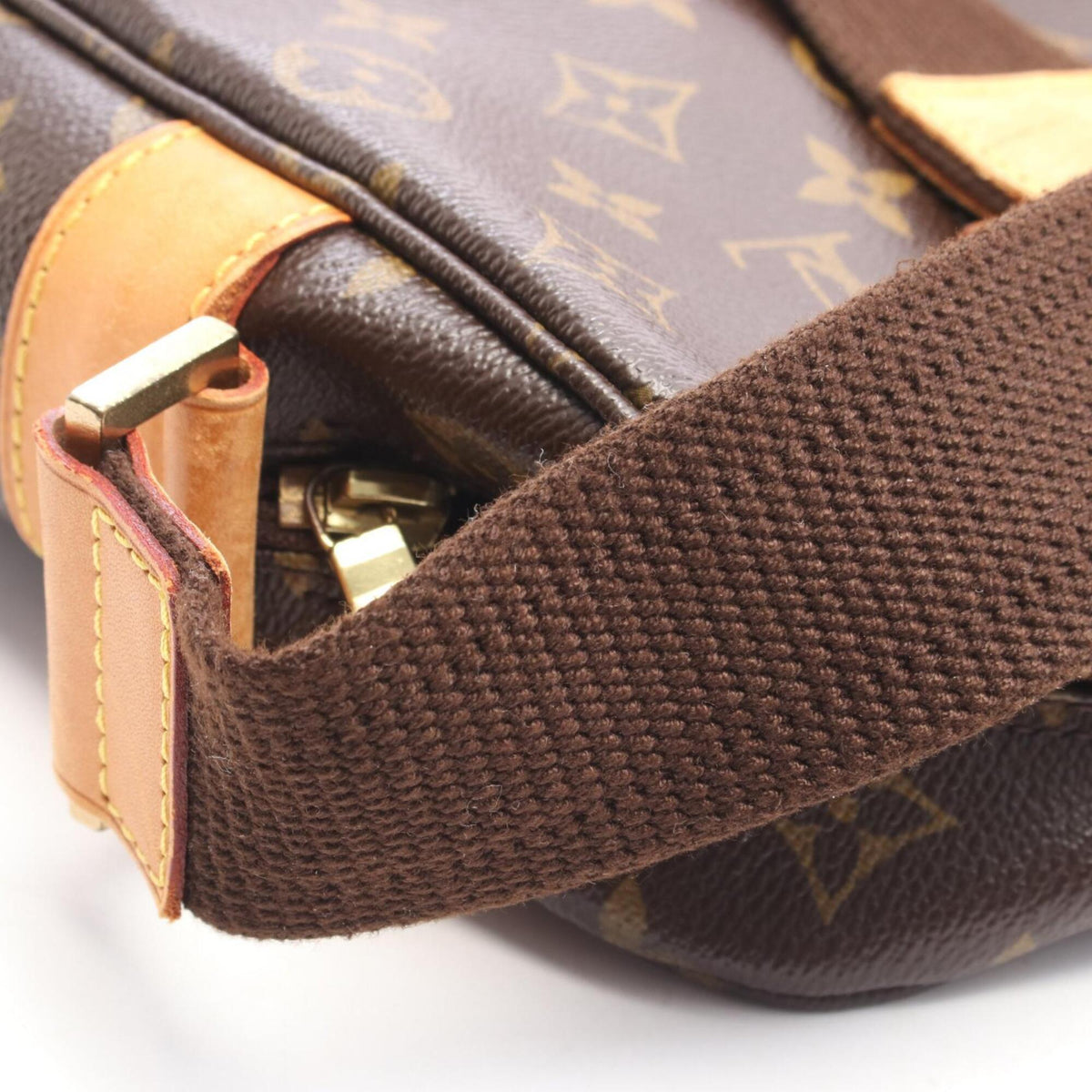 Louis Vuitton Brown Coated Canvas Leather Handbag (Pre-Owned)