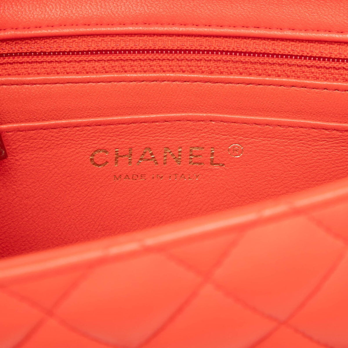 Chanel Matelasse Red Color Leather Shoulder Bag (Pre-Owned)