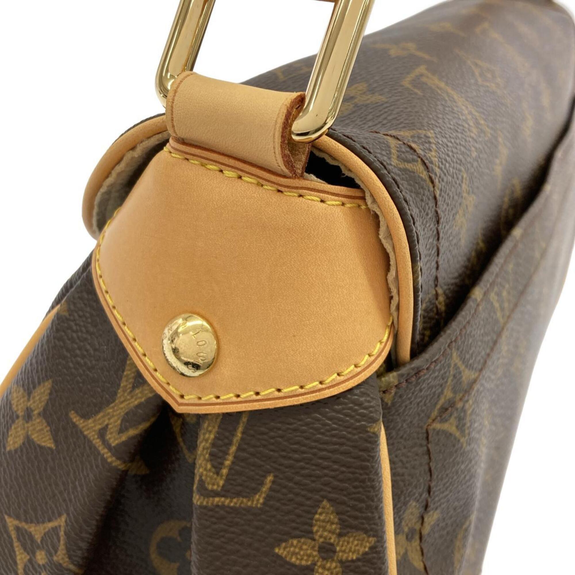 Louis Vuitton Marron Coated Canvas Shoulder Bag (Pre-Owned)