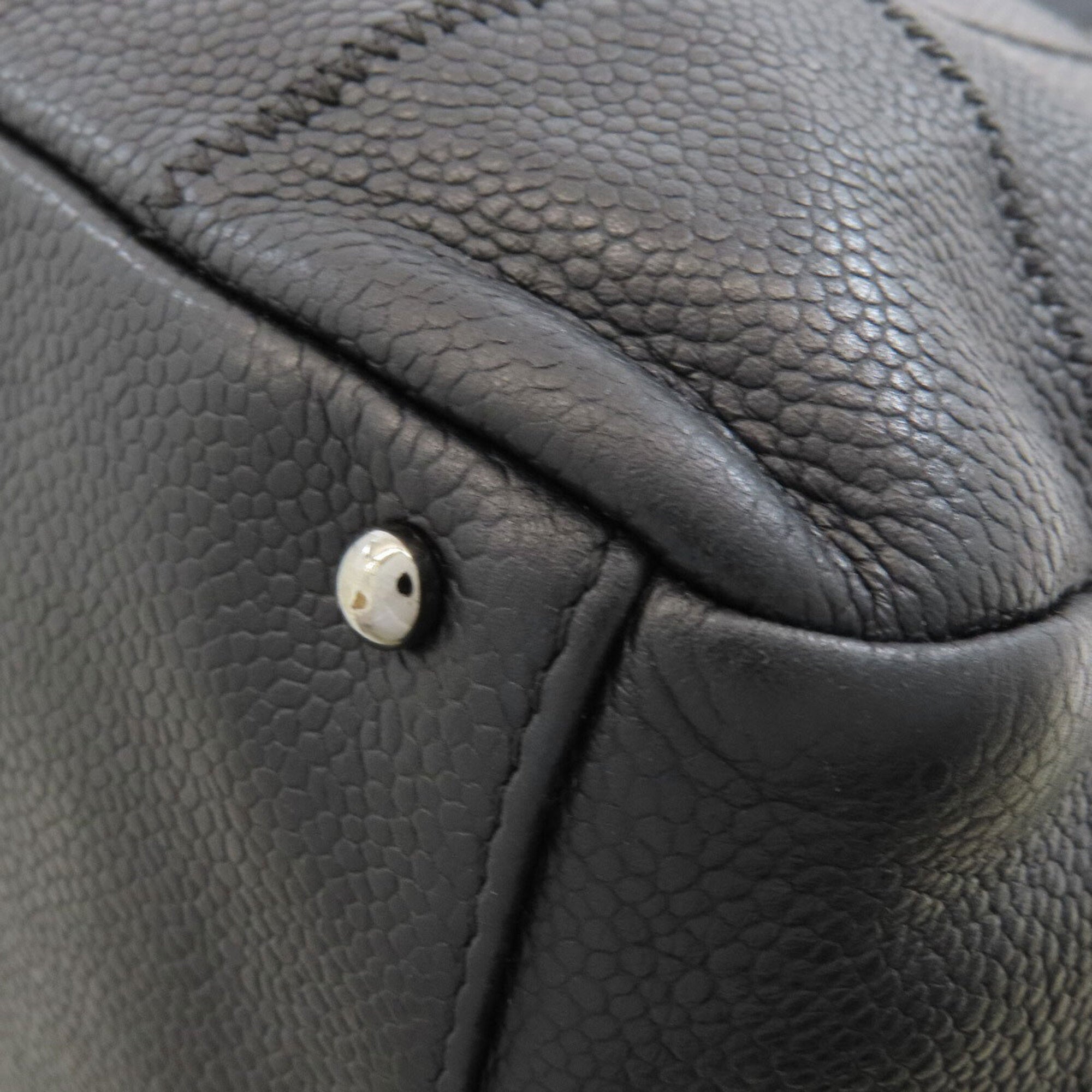 Chanel Black Leather Tote Bag (Pre-Owned)