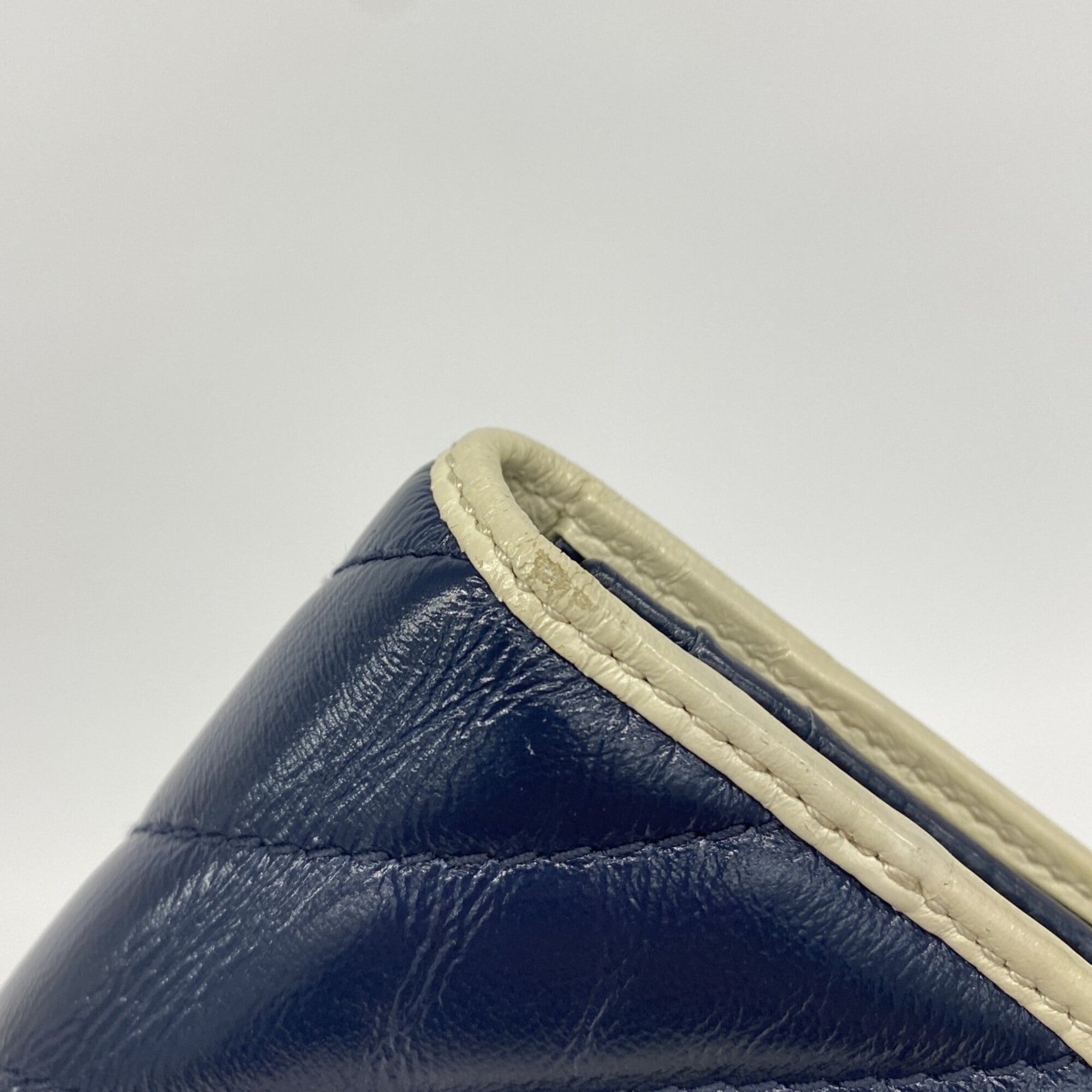 Gucci Navy White Leather Wallet (Bi-Fold) (Pre-Owned)