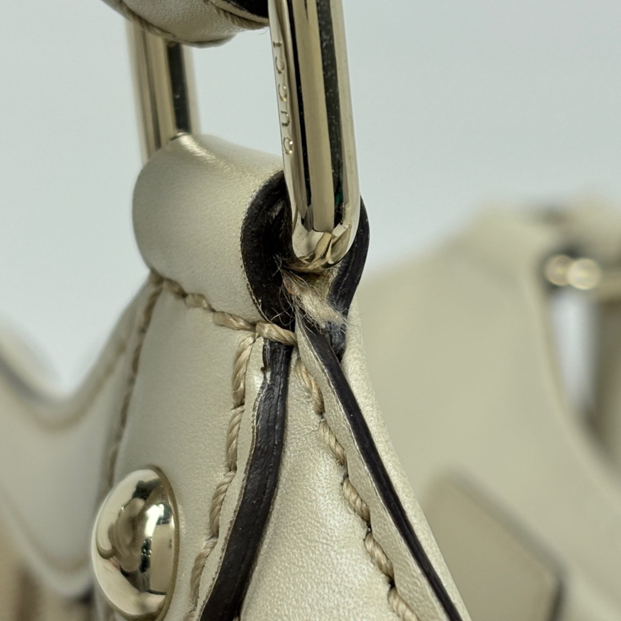 Gucci Beige Ivory Gg Canvas Leather Handbag (Pre-Owned)