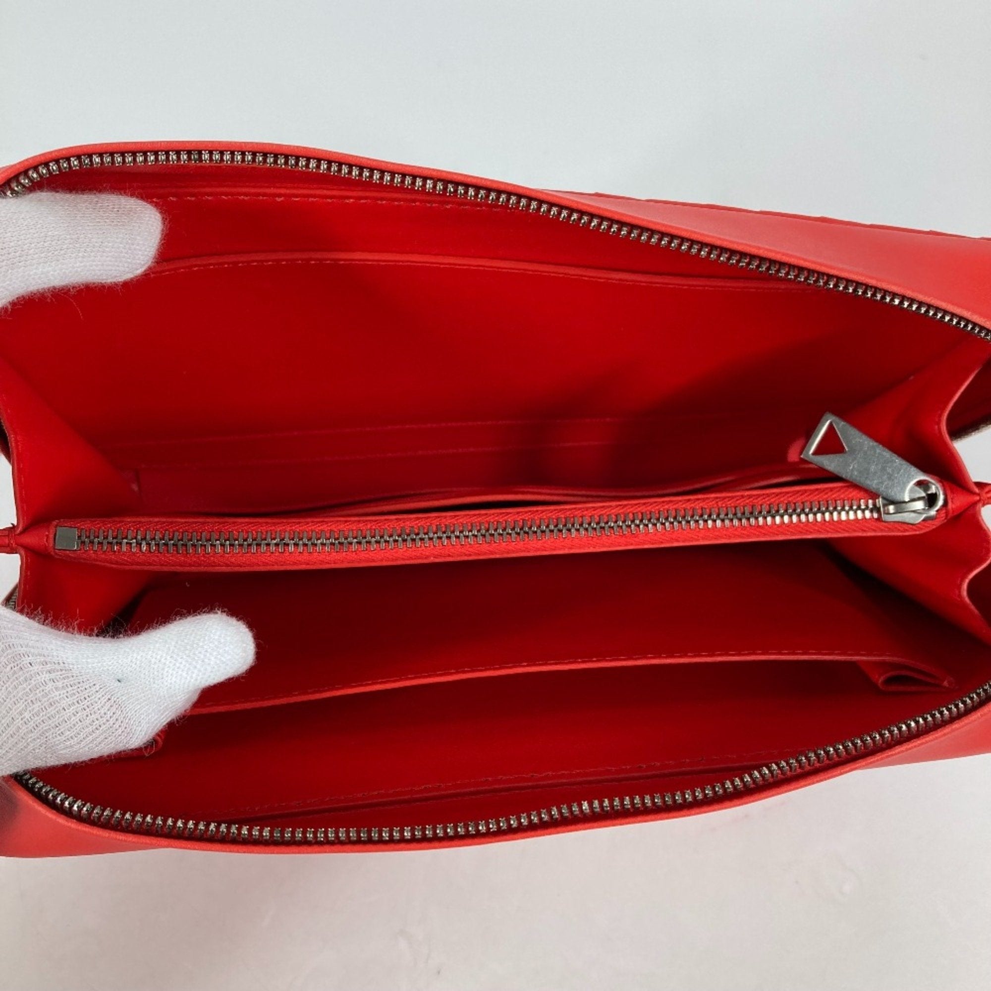 Bottega Veneta Red Leather Clutch Bag (Pre-Owned)