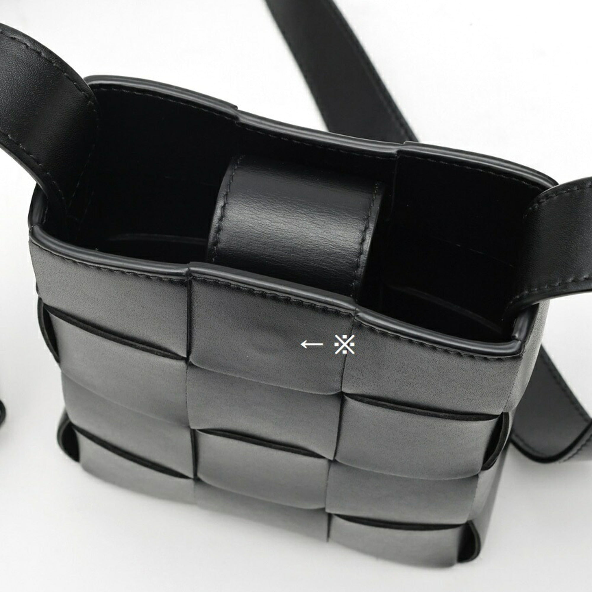 Bottega Veneta Black Leather (Pre-Owned)